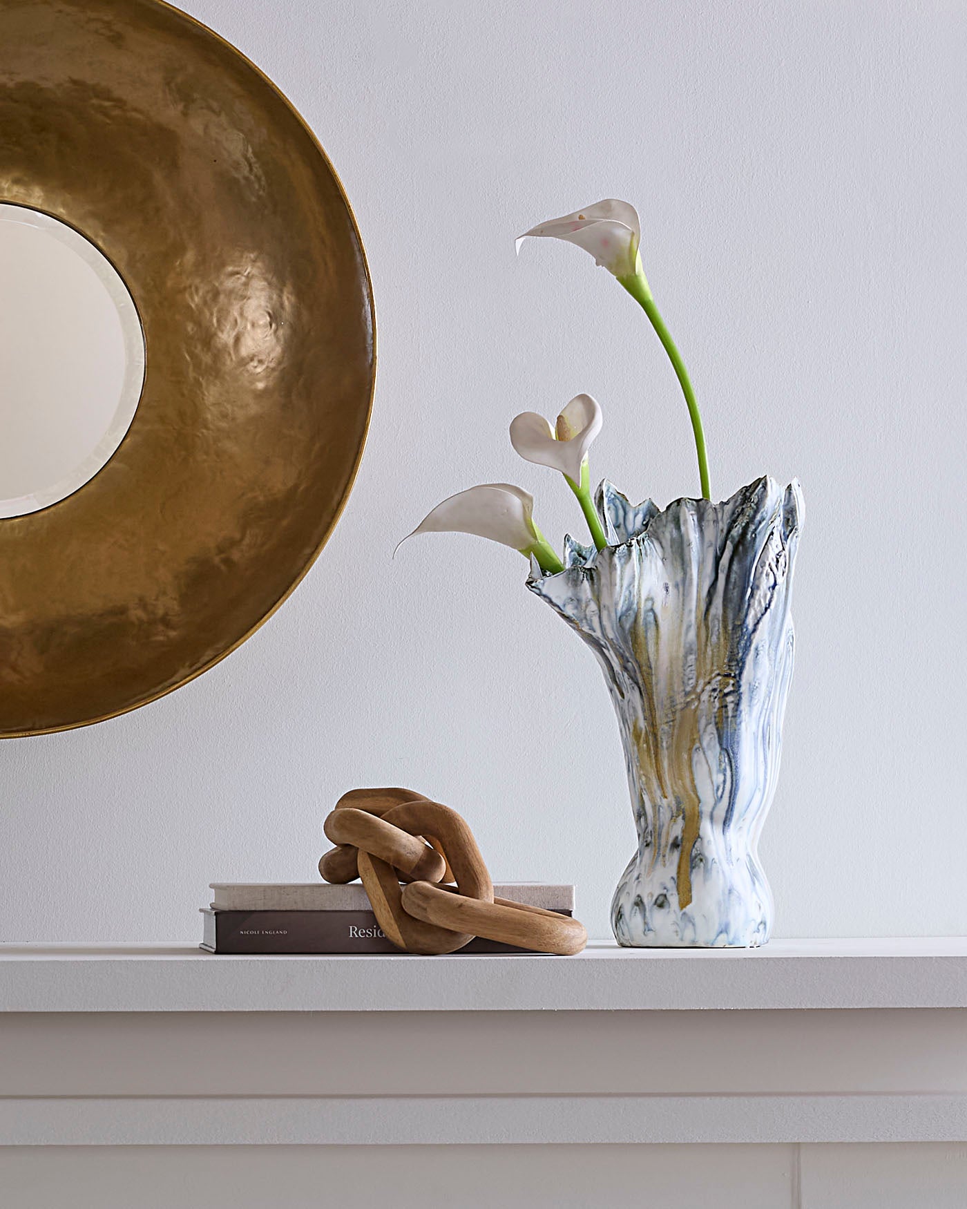 Orca Vase - Elegant Handcrafted Ceramic Whale Vase for Home Decor, Office & Gift - Perfect for Floral Arrangements and Coastal Theme Decor