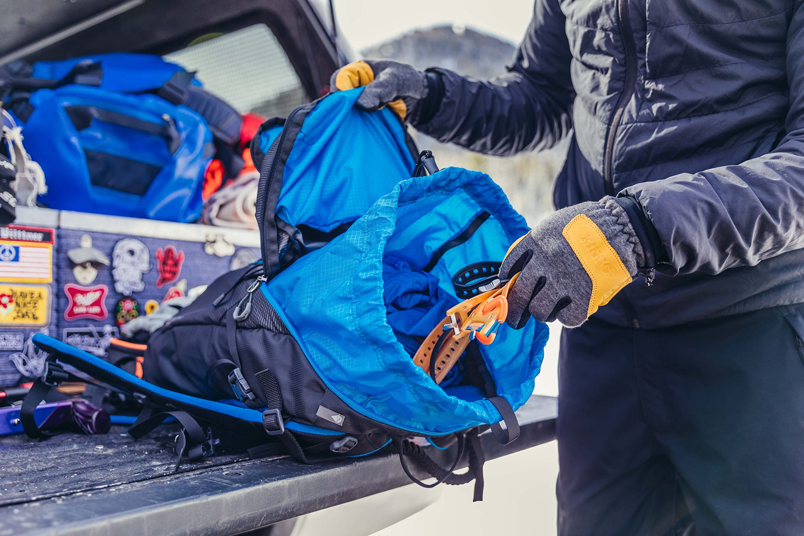 Gregory Mountain Products Targhee 24 Backpack - Lightweight Hiking & Skiing Daypack for Men & Women - Perfect for Alpine Adventures, Commuting & Outdoor Travel