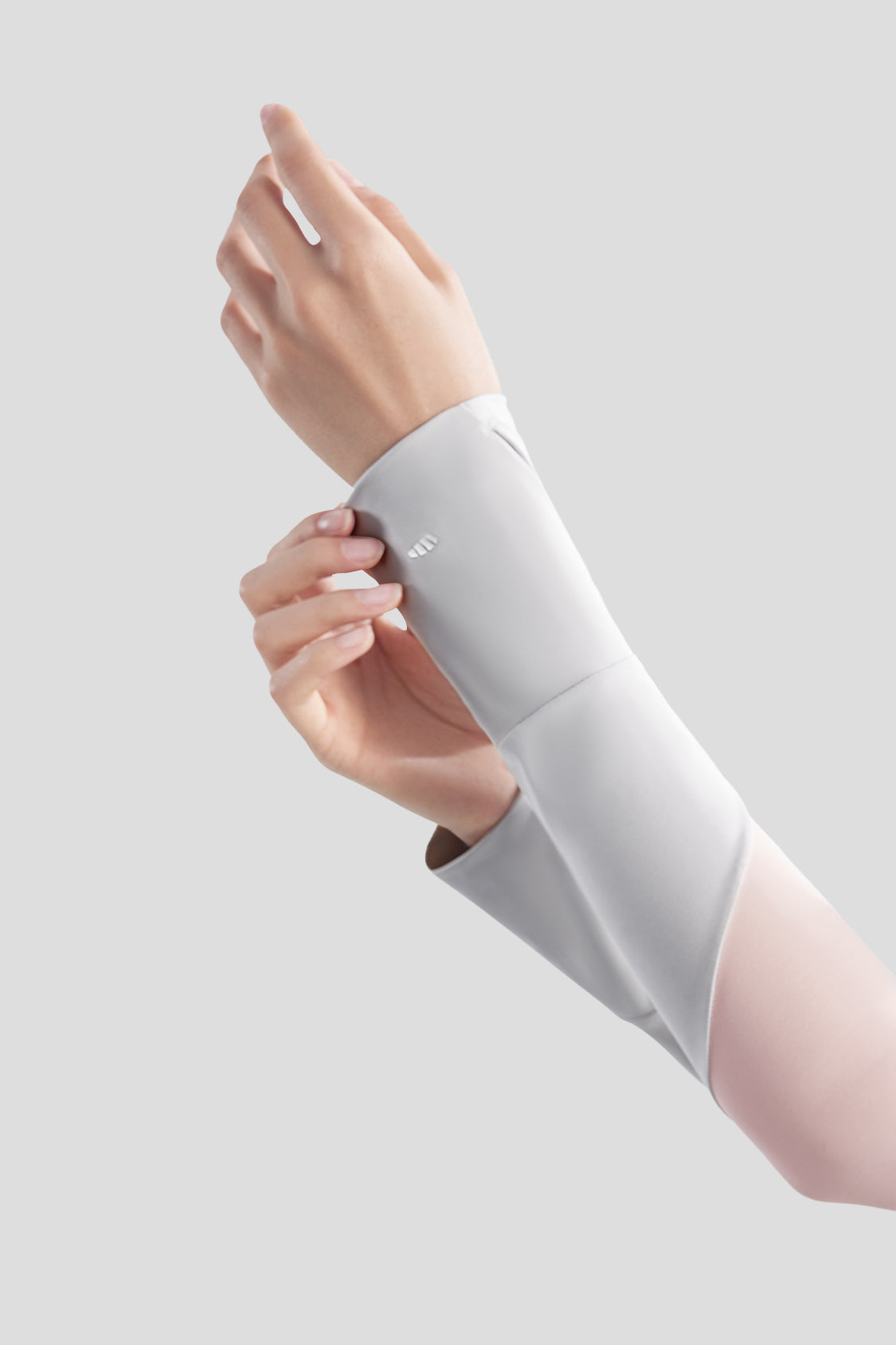 UPF50+ Women's Sun Protection Arm Sleeves for Outdoor Sports & Driving - Cooling UV Sunblock Sleeve Guards for Running, Cycling, Golf, Hiking, and Summer Activities