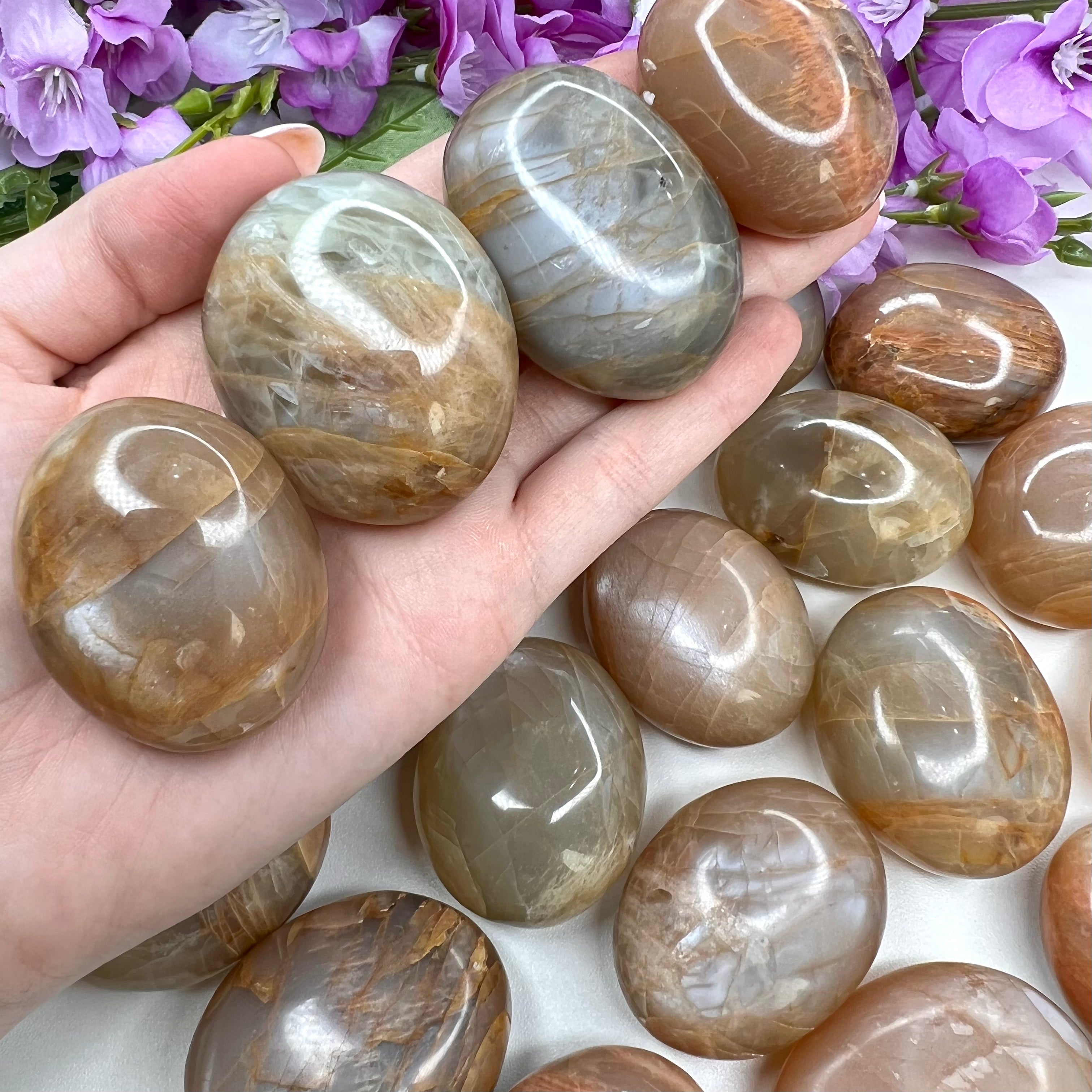 Natural Peach Moonstone Palm Stone - Healing Crystal for Stress Relief, Meditation & Positive Energy - Perfect for Home Decor, Yoga & Spiritual Practices