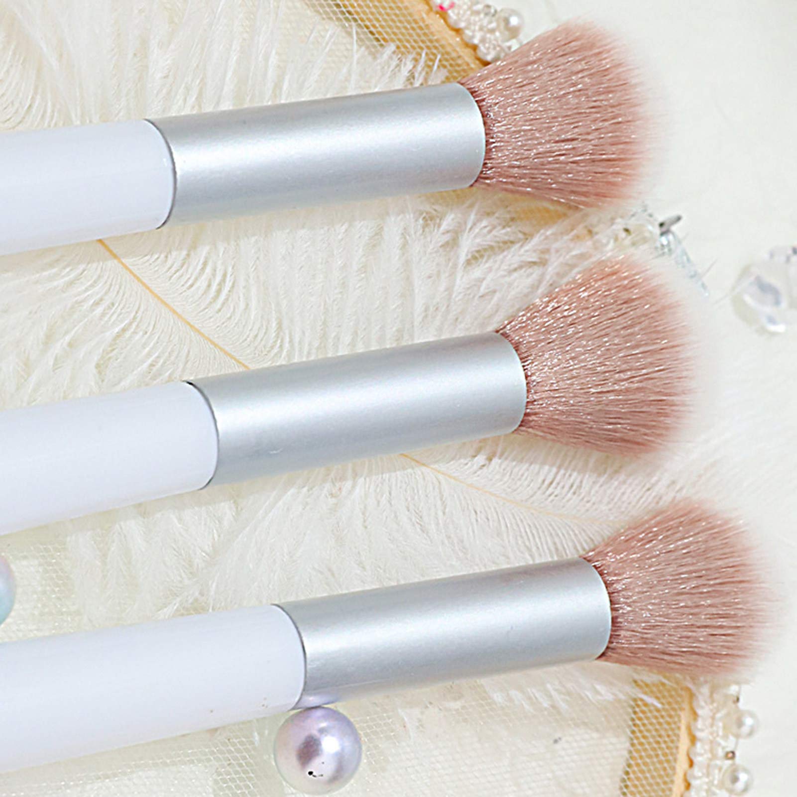 Linhengyu Blush Brush - Premium Makeup Brush with Thick Aluminum Handle for Long-lasting Use | Soft Bristles for Flawless Blush Application | Perfect for Women & Girls for Daily Makeup, Parties & Special Occasions