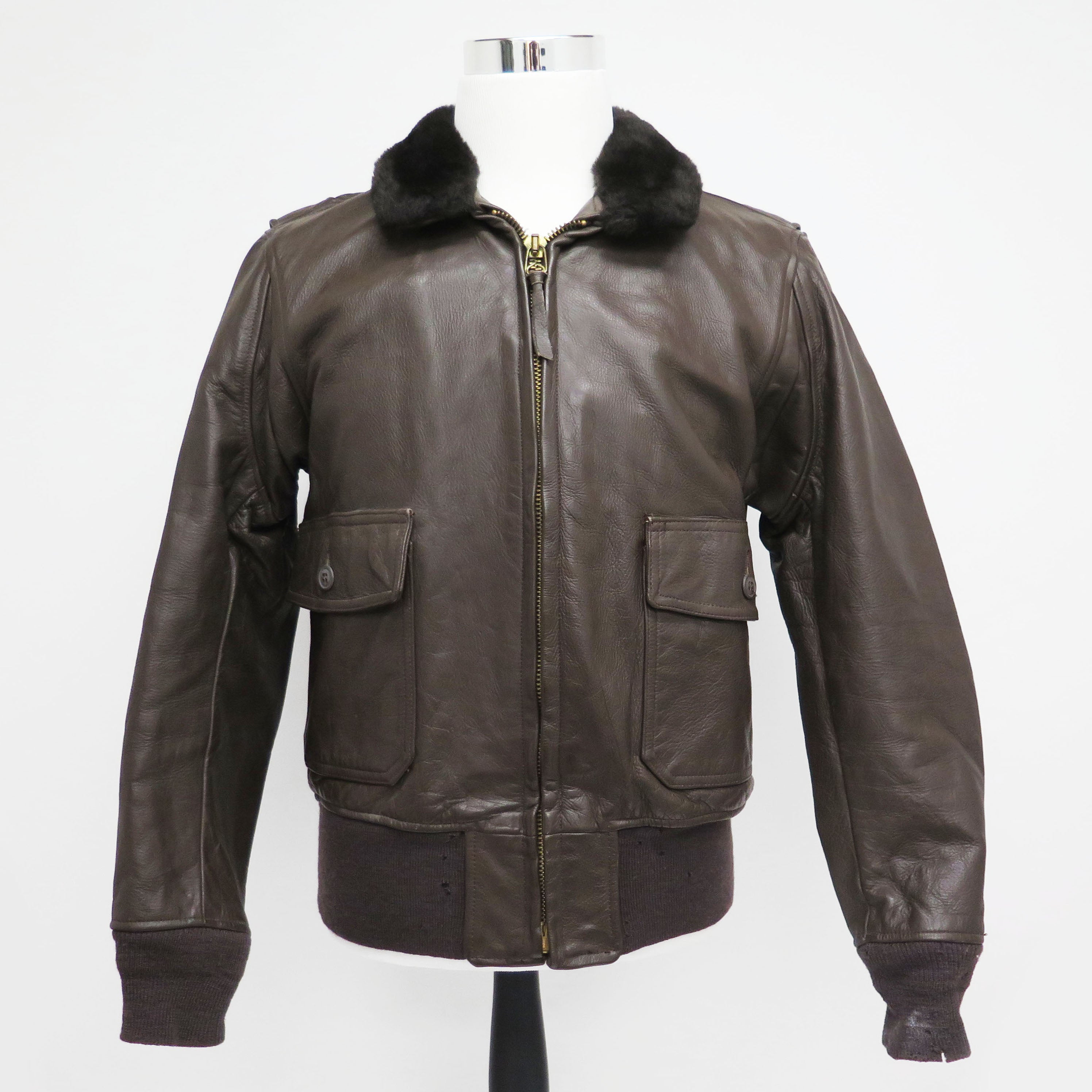 US Navy G-1 Leather Flight Jacket - Vintage 1976 Size 42 - Authentic USN Aviator Bomber Jacket for Men | Perfect for Military Collectors, Aviation Enthusiasts & Retro Fashion