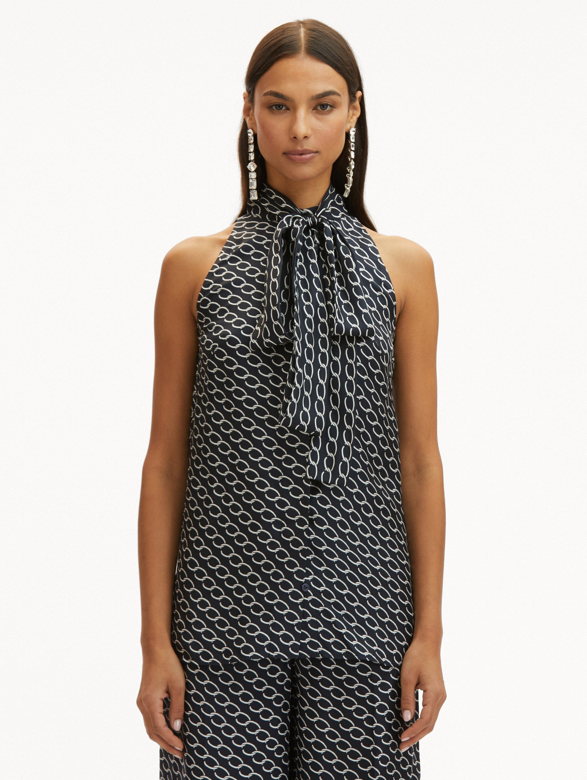 Elegant Oscar Chain Link Sleeveless Blouse for Women - Fashionable Summer Tops for Casual Outings & Office Wear