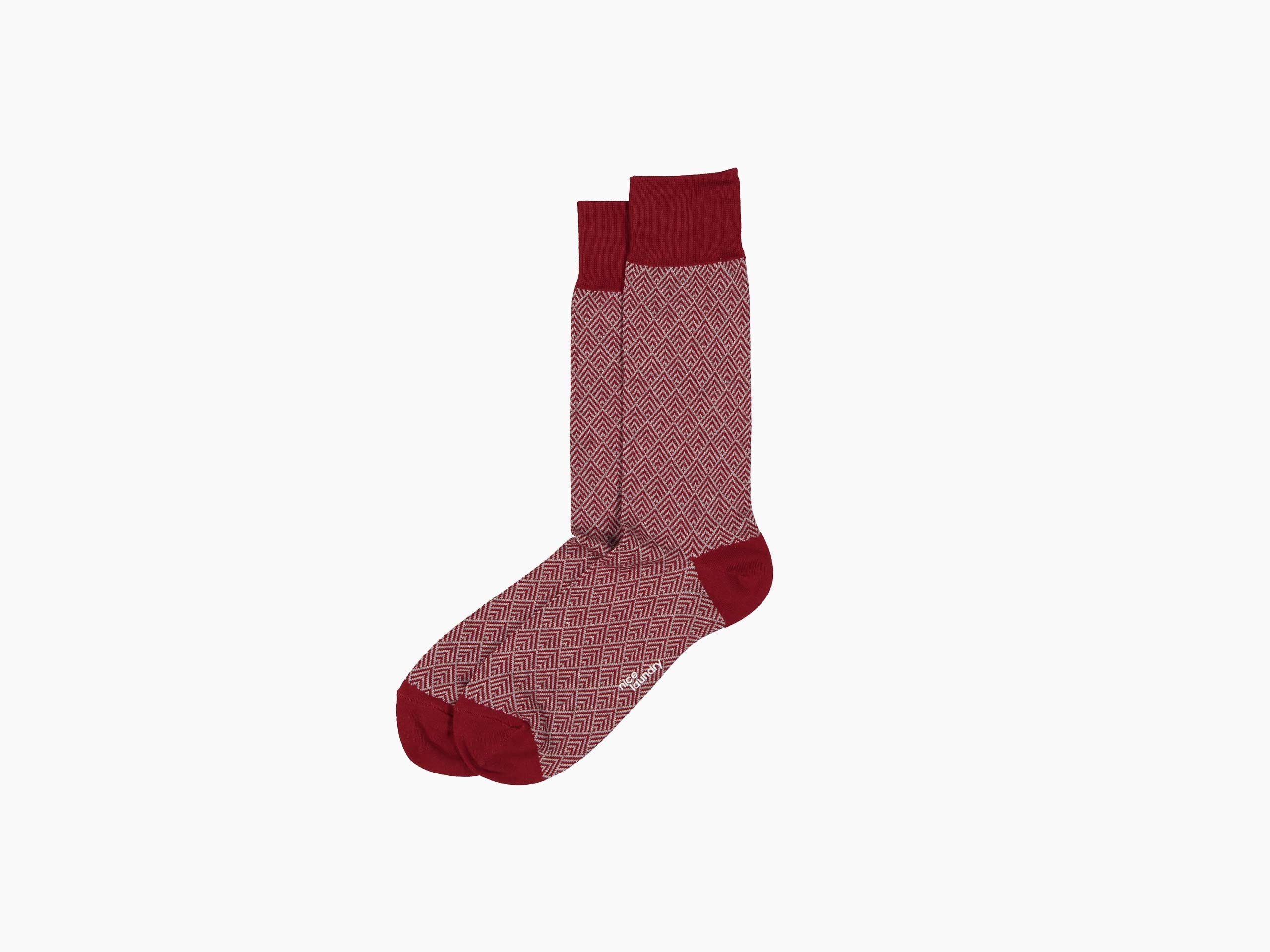 Pyramids Burgundy - Elegant Home Decor & Unique Gift Idea for Holidays, Weddings & Special Occasions | Perfect for Living Room, Bedroom & Office Décor