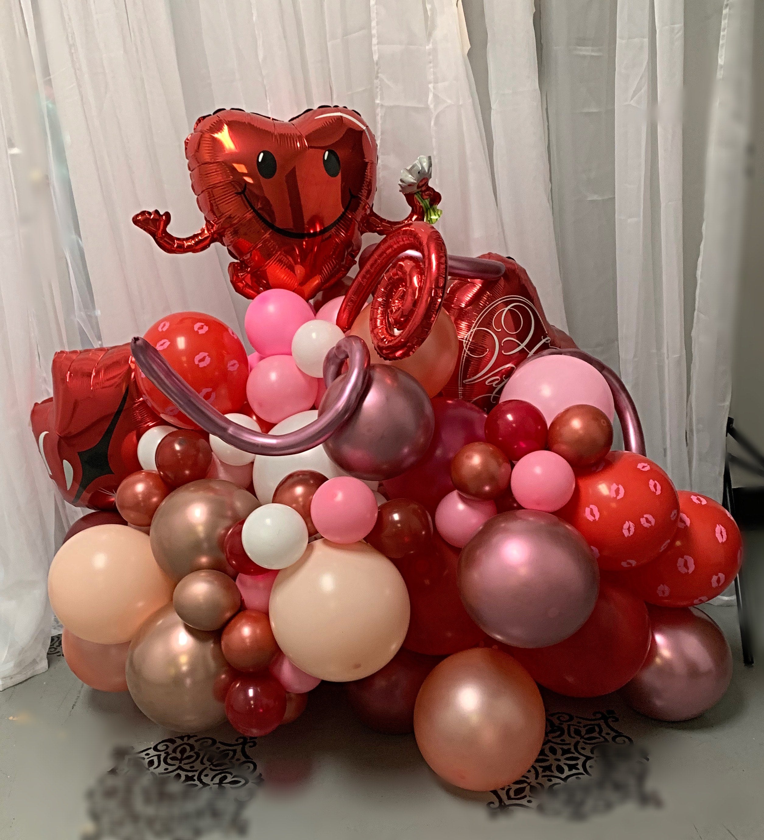 Valentine's Day Messenger Balloon Bouquet - Heart-Shaped Foil Balloons with Love Notes for Romantic Proposals, Anniversaries & Weddings - Perfect for Surprise Gifts & Party Decorations