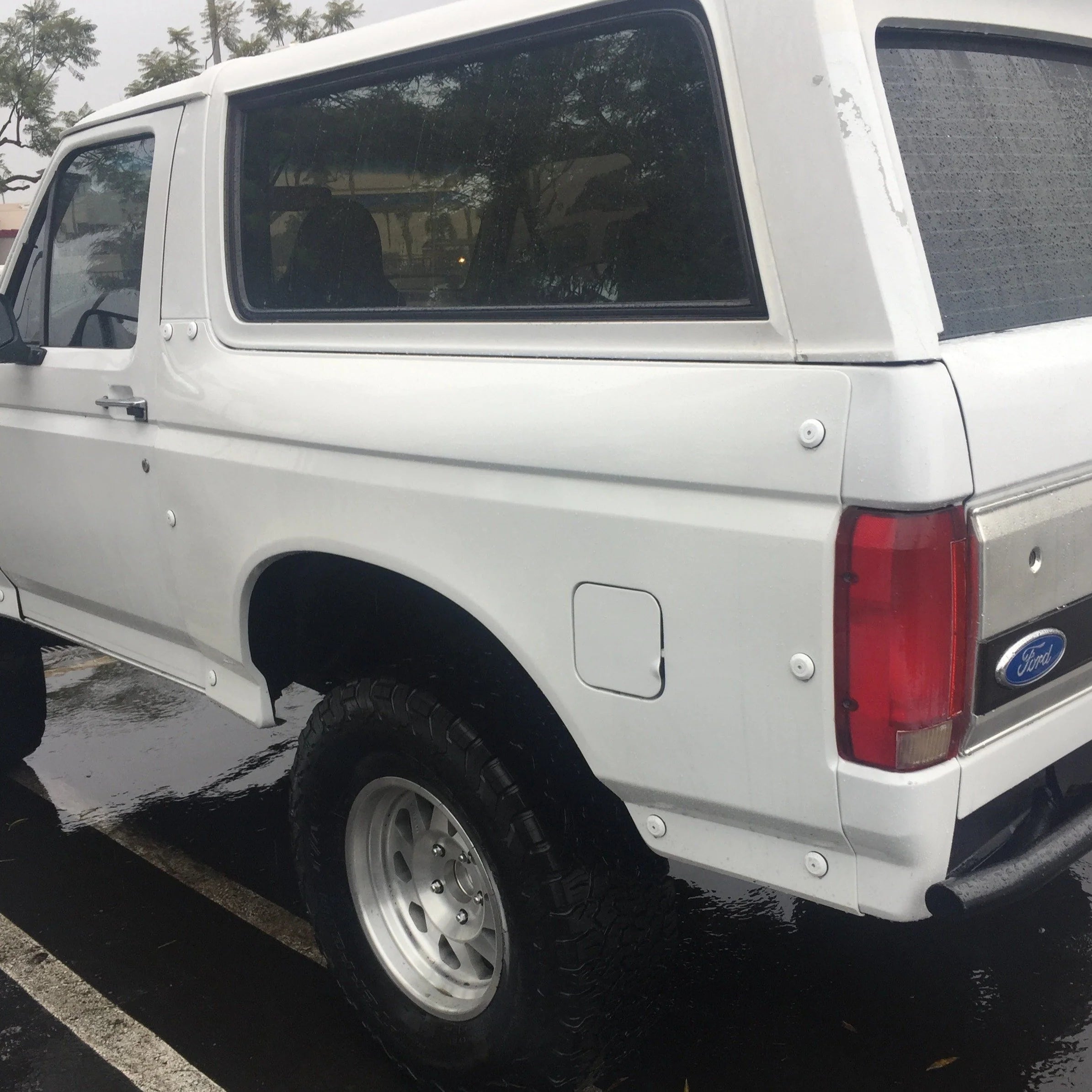 80-96 Ford Bronco Fiberglass Rear Quarter Panels - Durable Replacement Body Parts for Off-Road & Restoration Projects