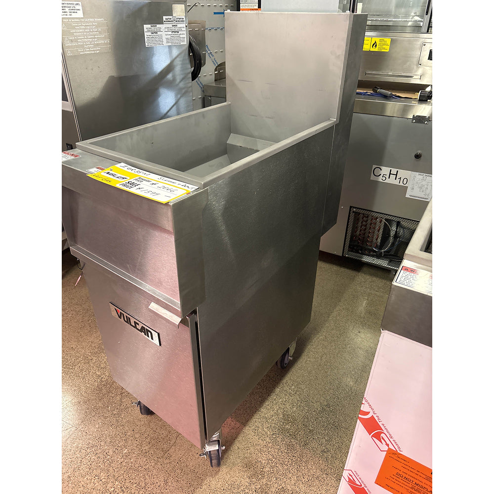 Vulcan 1GR35M 35-40 Lb. Natural Gas Floor Fryer - 90,000 BTU High Capacity Commercial Deep Fryer for Restaurants, Fast Food & Catering (Scratch & Dent) - Perfect for Frying Chicken, Fish, Fries & Onion Rings