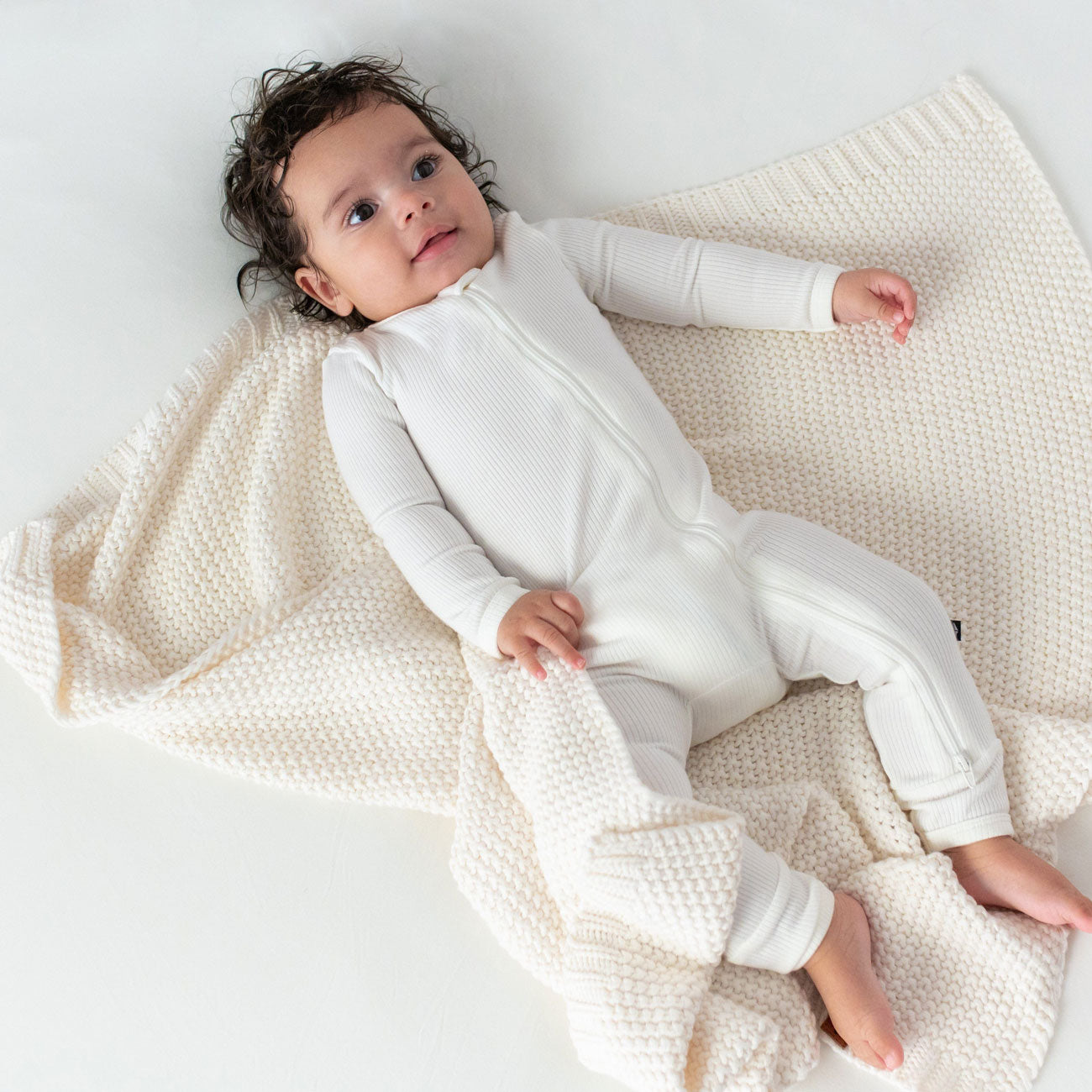 Soft Chunky Knit Baby Blanket - Cozy Handmade Knitted Blanket for Newborns & Toddlers - Perfect for Nursery, Stroller, and Cuddle Time