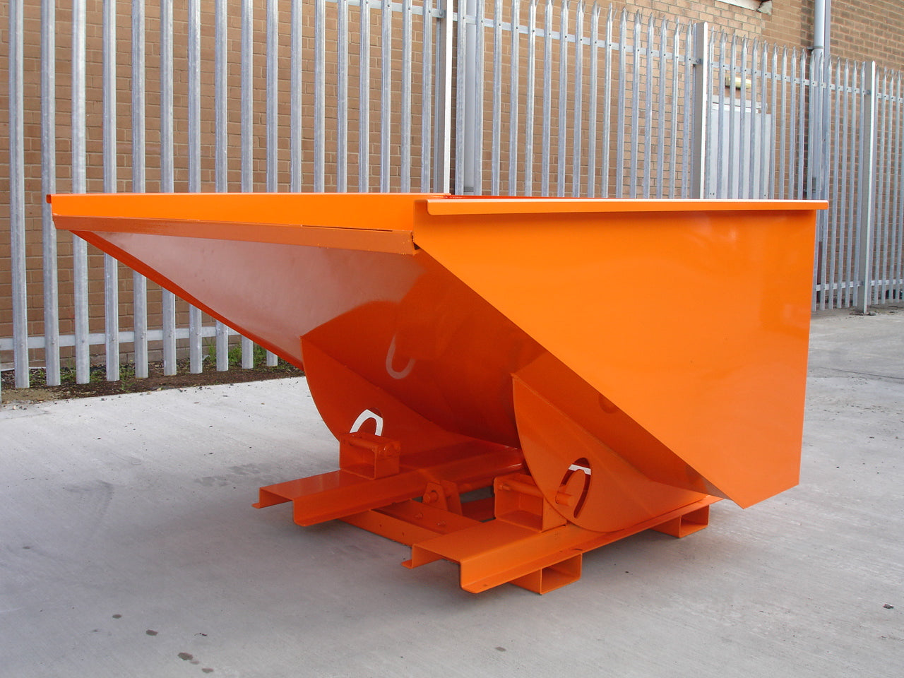 ICUS Heavy Duty Forklift Tipping Skip - Durable Steel Waste Container for Industrial Material Handling | Perfect for Warehouse, Construction & Recycling Operations