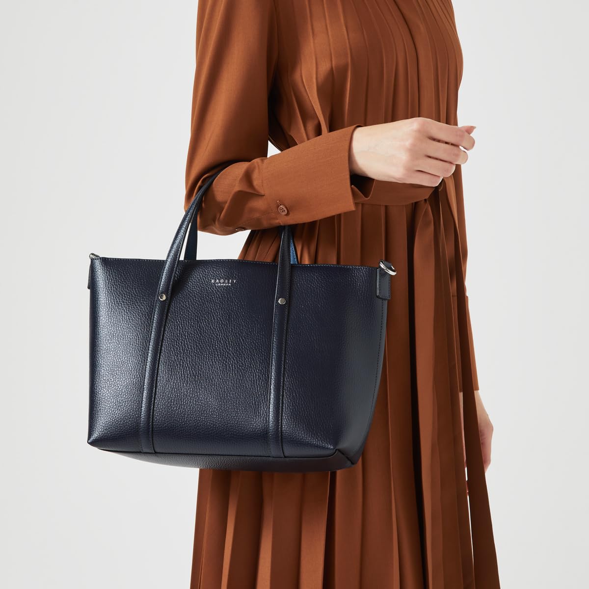RADLEY London Smithfields Way Medium Open Top Satchel Bag for Women - Genuine Leather Crossbody Purse, Stylish Shoulder Bag for Work, Travel & Everyday Use
