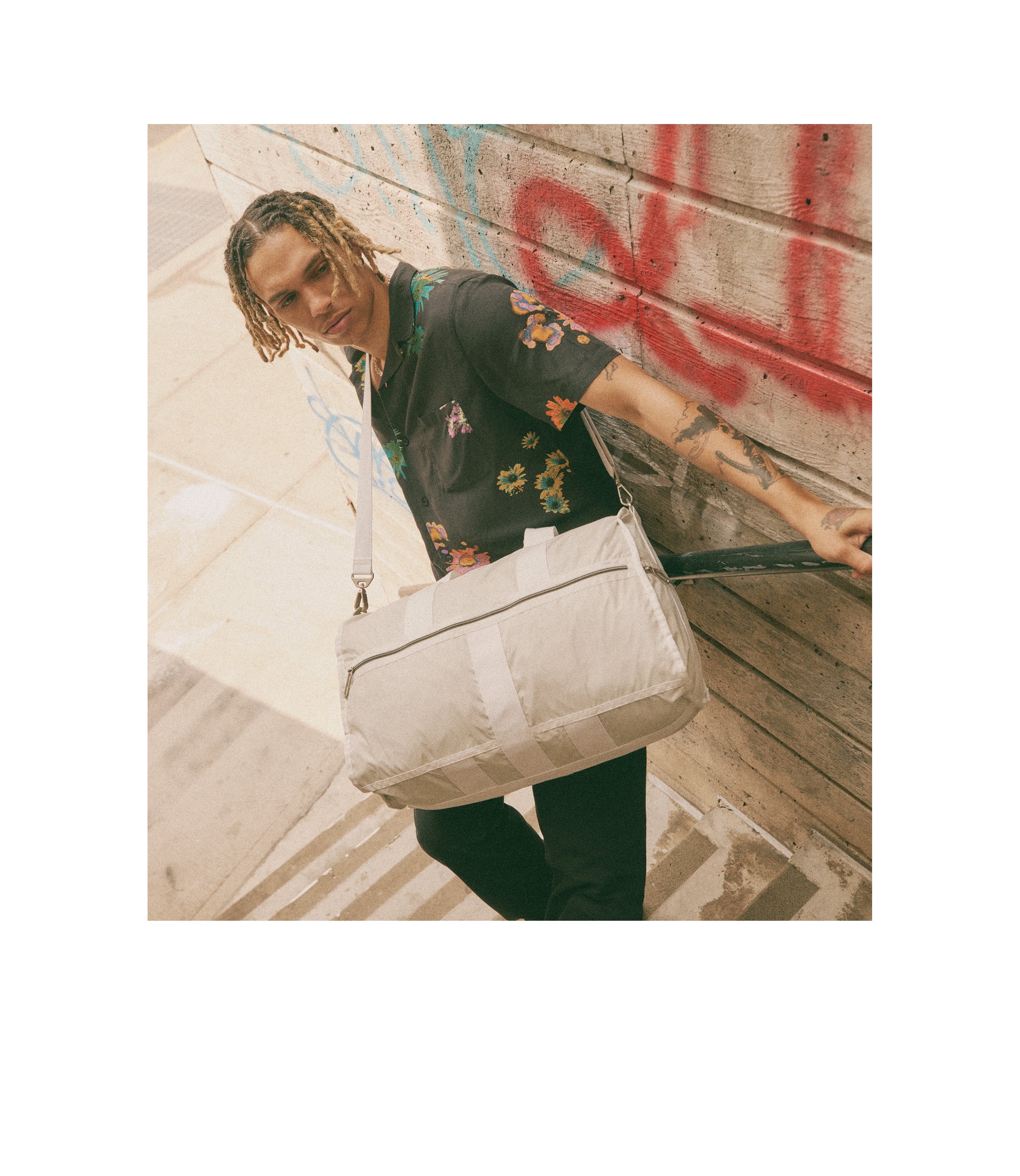 CR Large Weekender Travel Bag - Spacious Durable Carry-On Duffel for Weekend Getaways, Gym, Work & Travel | Perfect for Men & Women | Water-Resistant & Lightweight