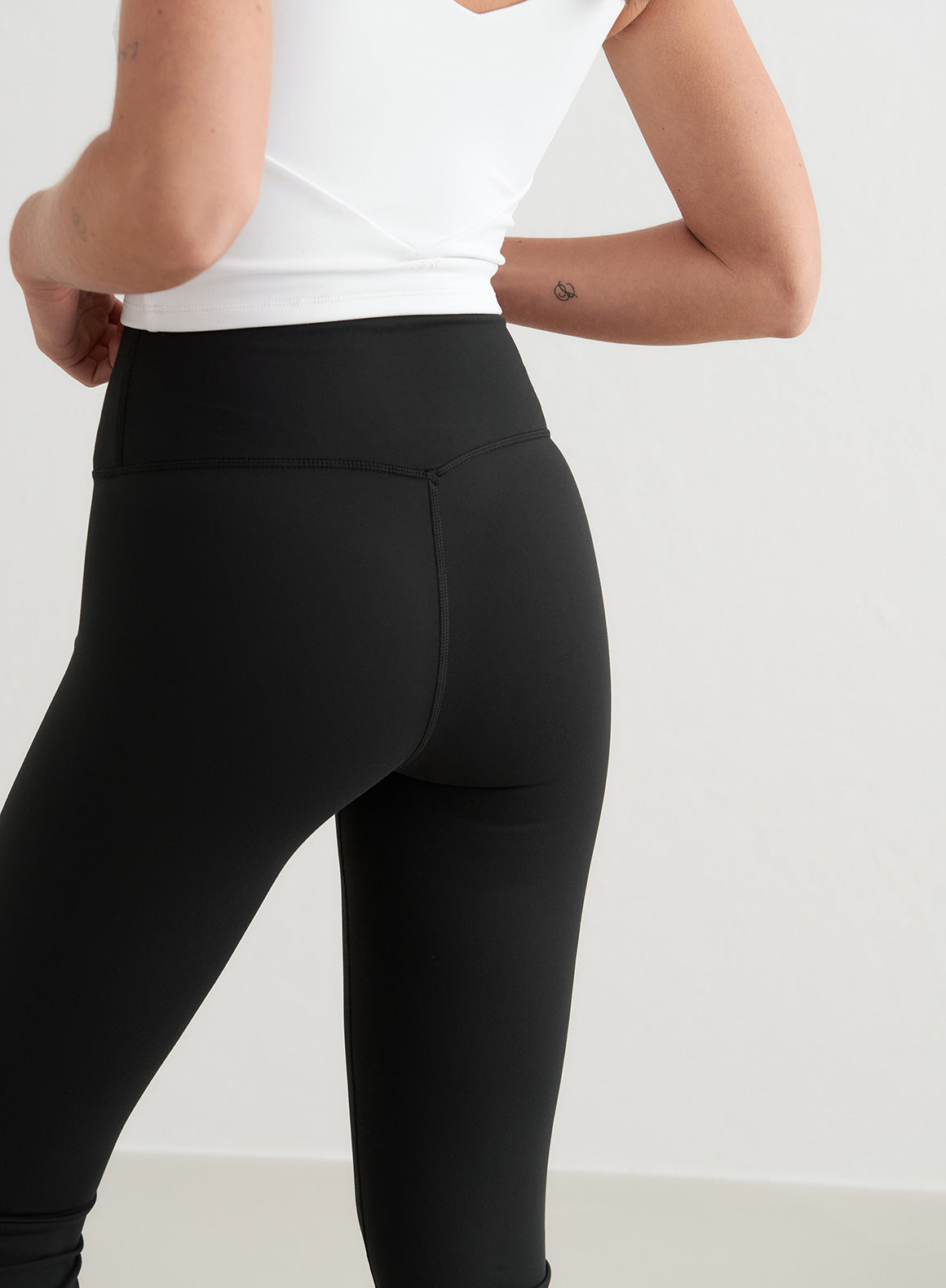 Black Sense Flare Yoga Tights for Women - High Waisted Stretchy Workout Leggings - Perfect for Yoga, Running, Gym & Lounge Wear