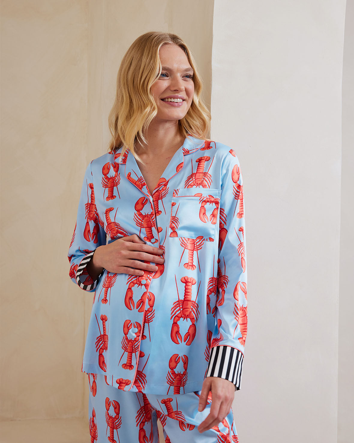 Maternity Satin Pajama Set with Lobster Print - Soft Long Sleeve Nursing Sleepwear for Pregnant Women - Perfect for Comfortable Sleep and Relaxation During Pregnancy
