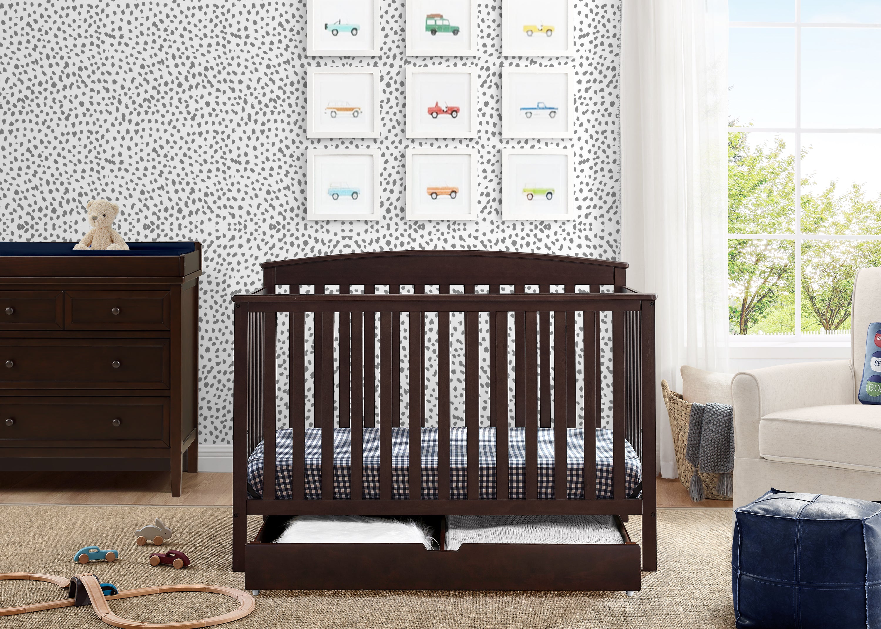 Hanover 6-in-1 Convertible Baby Crib with Mattress - Toddler to Full Size Bed - Safe & Sturdy Nursery Furniture for Newborns to Teens - Perfect for Bedrooms, Daycares & Guest Rooms