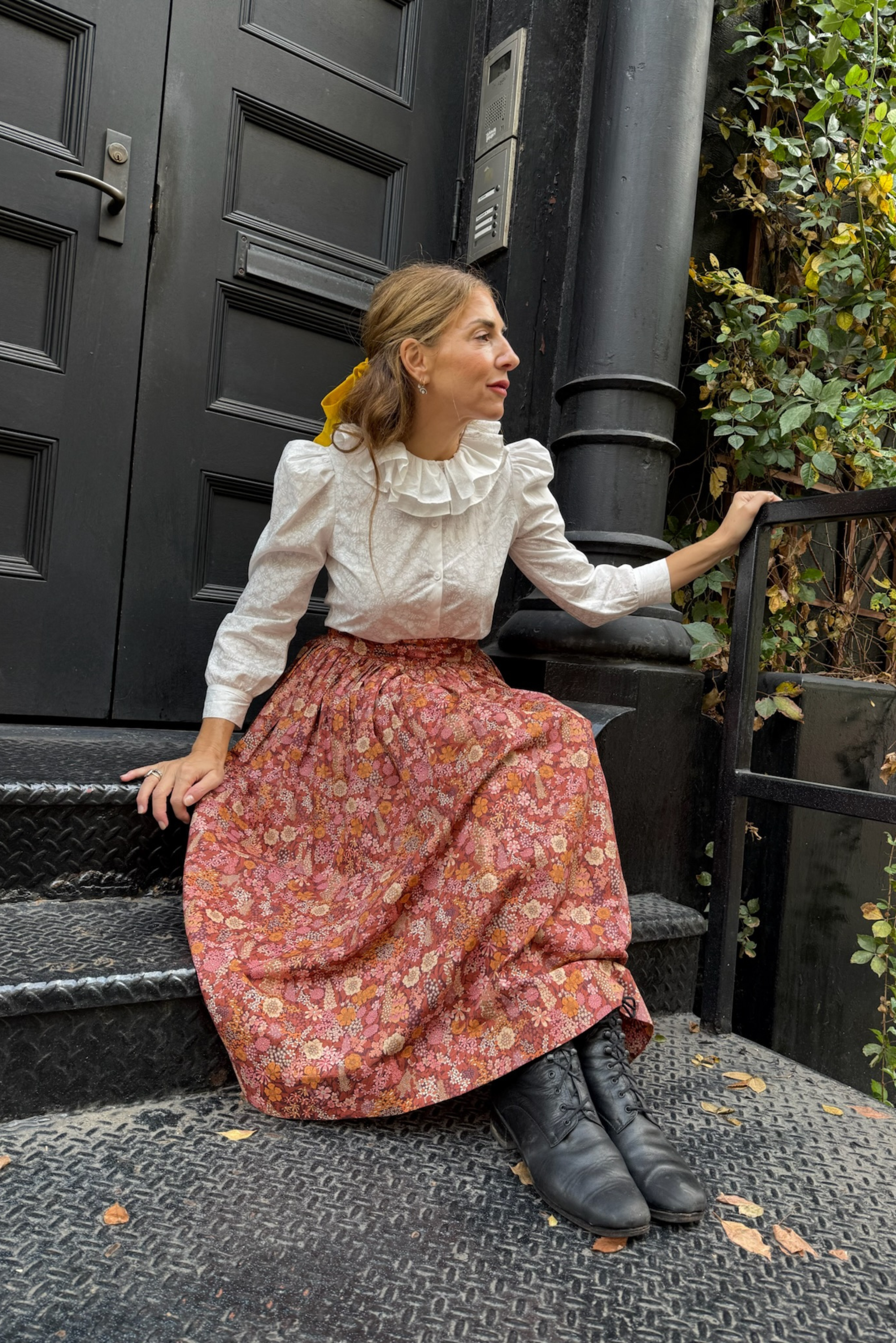 Stylish Pierrot Blouse for Women - Trendy Ruffled Vintage Top - Perfect for Casual Wear, Parties & Date Nights
