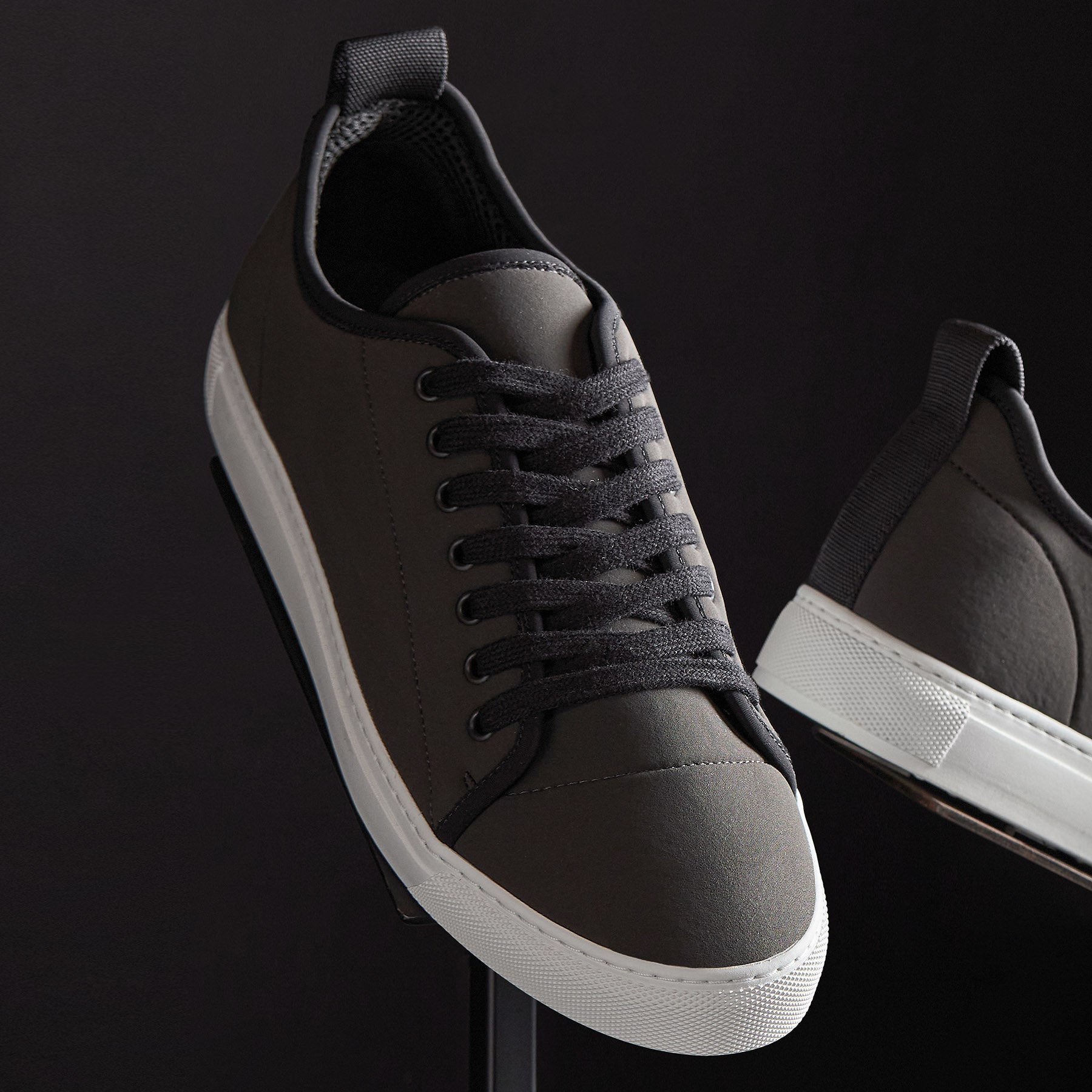 Men's Carbon Low Sneakers - Lightweight Carbon Grey Running Shoes for Men | Perfect for Gym Workouts & Casual Wear