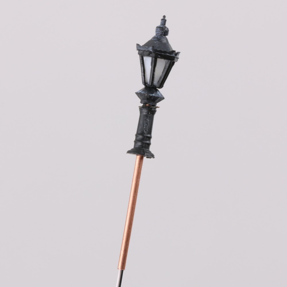 10PCS 1:300 Scale LED Courtyard & Street Lamps for Model Railways - Perfect for Miniature Train Layouts, Dioramas, and City Scenes