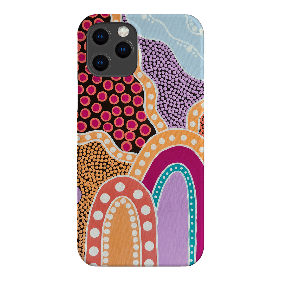 Durable Shockproof Phone Case for iPhone & Samsung - Slim Protective Cover with Anti-Scratch Design | Perfect for Outdoor Activities, Travel & Daily Use
