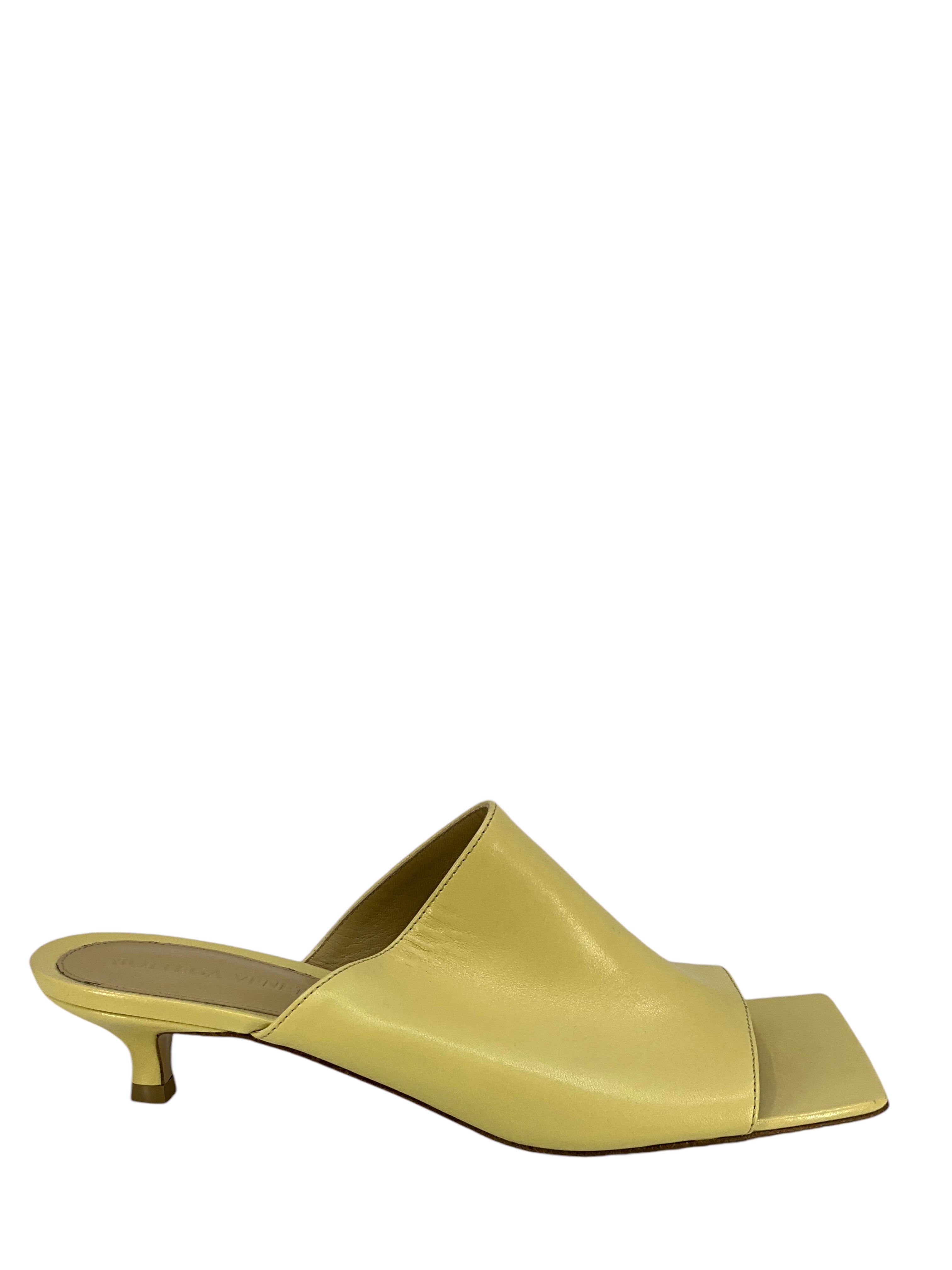 BOTTEGA VENETA Women's Stretch Slide Sandals - Size 6 | Comfortable Summer Casual Shoes for Beach, Poolside & Vacation Wear