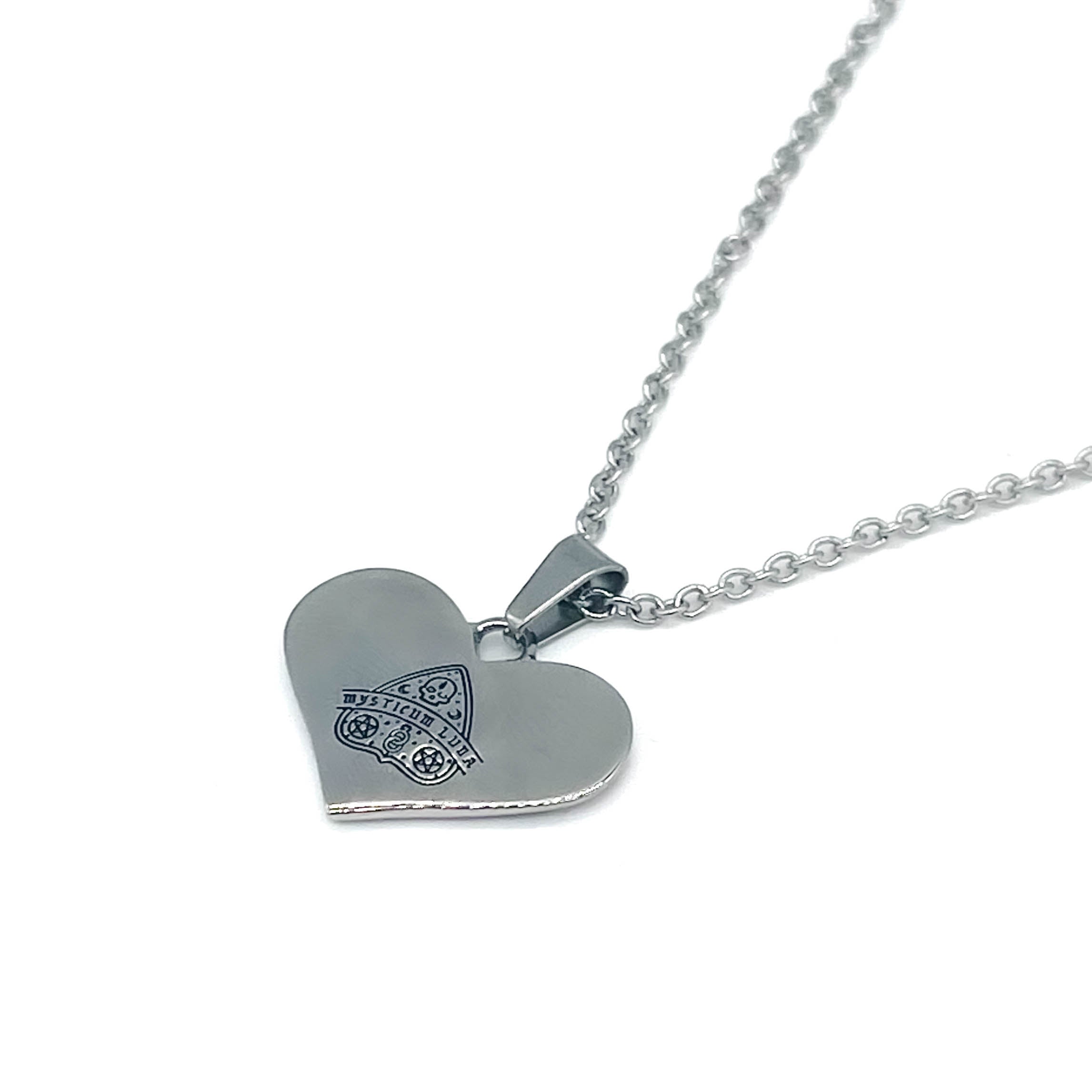 Elegant Cobweb Heart Necklace for Women - Dainty Gothic Jewelry Gift for Valentine's Day, Anniversary & Romantic Occasions