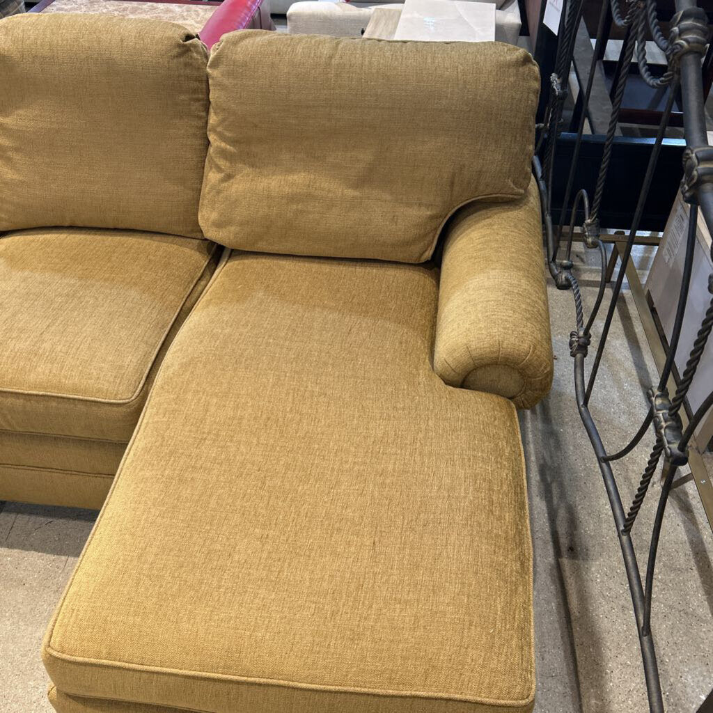Walter E. Smithe Comfortable Upholstered Right-Facing Sectional Sofa in Light Brown - 120