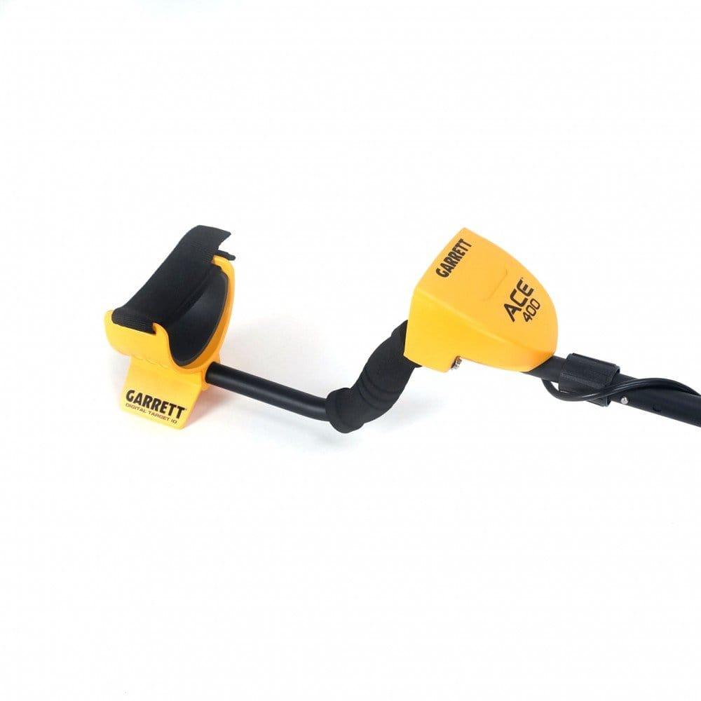 Garrett ACE 400 Metal Detector with AT Pinpointer - Professional Waterproof Metal Detecting Kit for Treasure Hunting, Beach, Gold & Coin Search - Perfect for Beginners & Experts