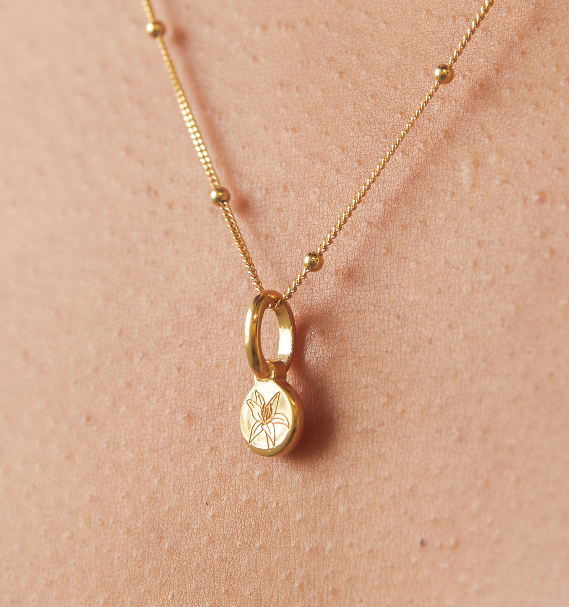 Elegant Lily Flower Necklace for Women - Sterling Silver Floral Pendant Jewelry Gift for Her | Perfect for Weddings, Anniversaries & Special Occasions
