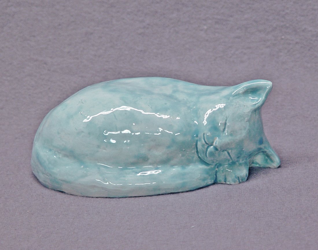 Handmade Ceramic Blue Sleeping Cat Figurine - Glazed Stoneware Decoration for Home, Office & Garden - Perfect Gift for Cat Lovers & Zen Decor