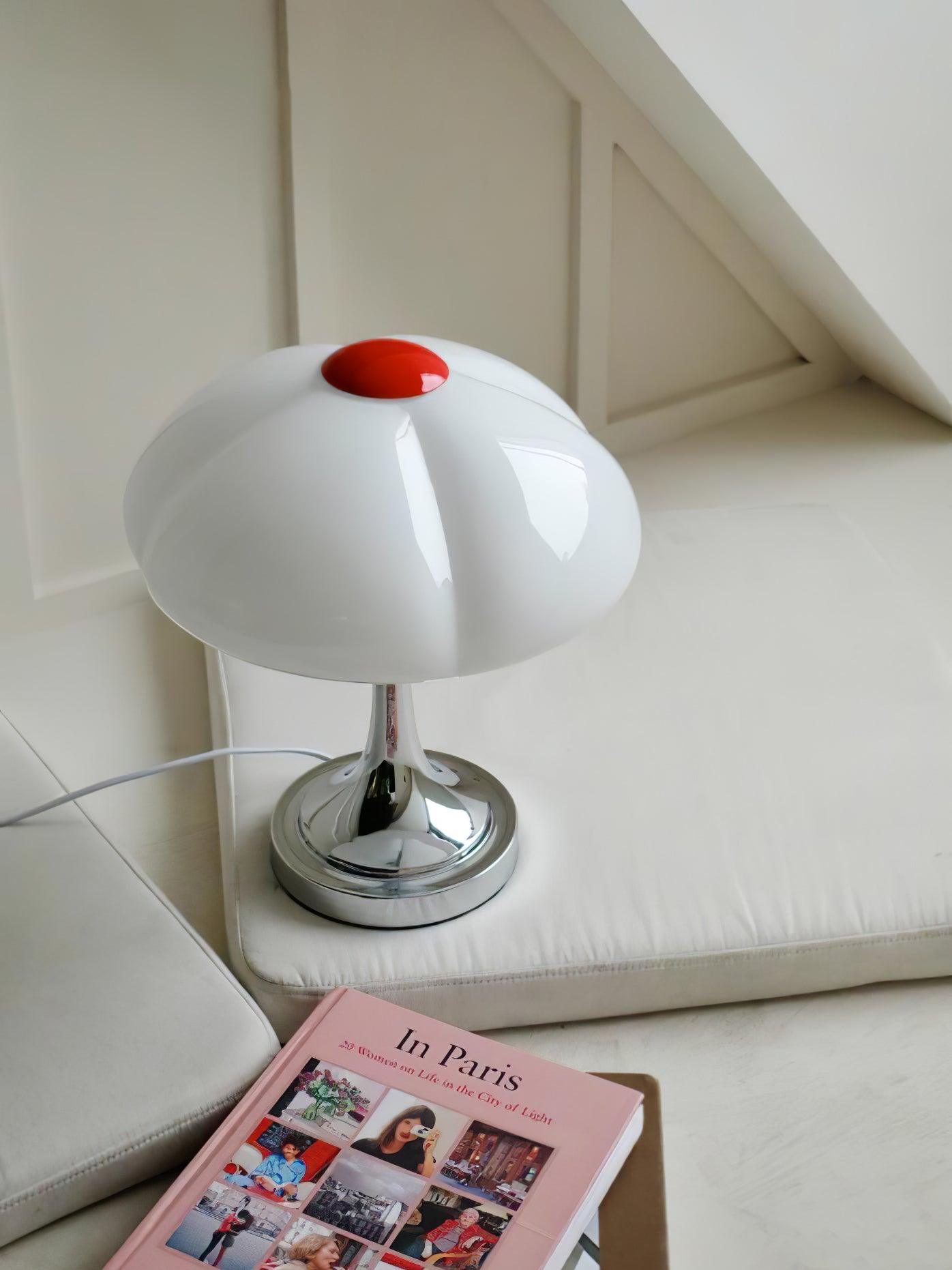 Elegant Flower Petal Table Lamp - Modern Bedside Night Light for Bedroom, Living Room & Office Decor - Soft Ambient Lighting for Relaxation & Reading