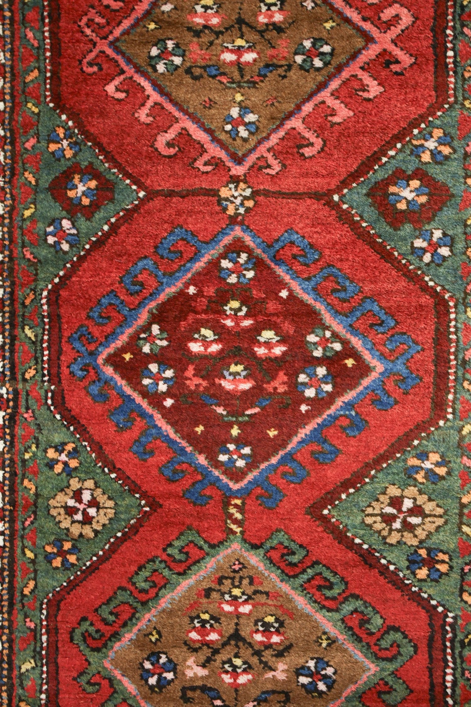 Handwoven Antique Serab Tribal Rug - Traditional Persian Design, J76481 - Perfect for Boho Home Decor, Living Room, Bedroom & Office