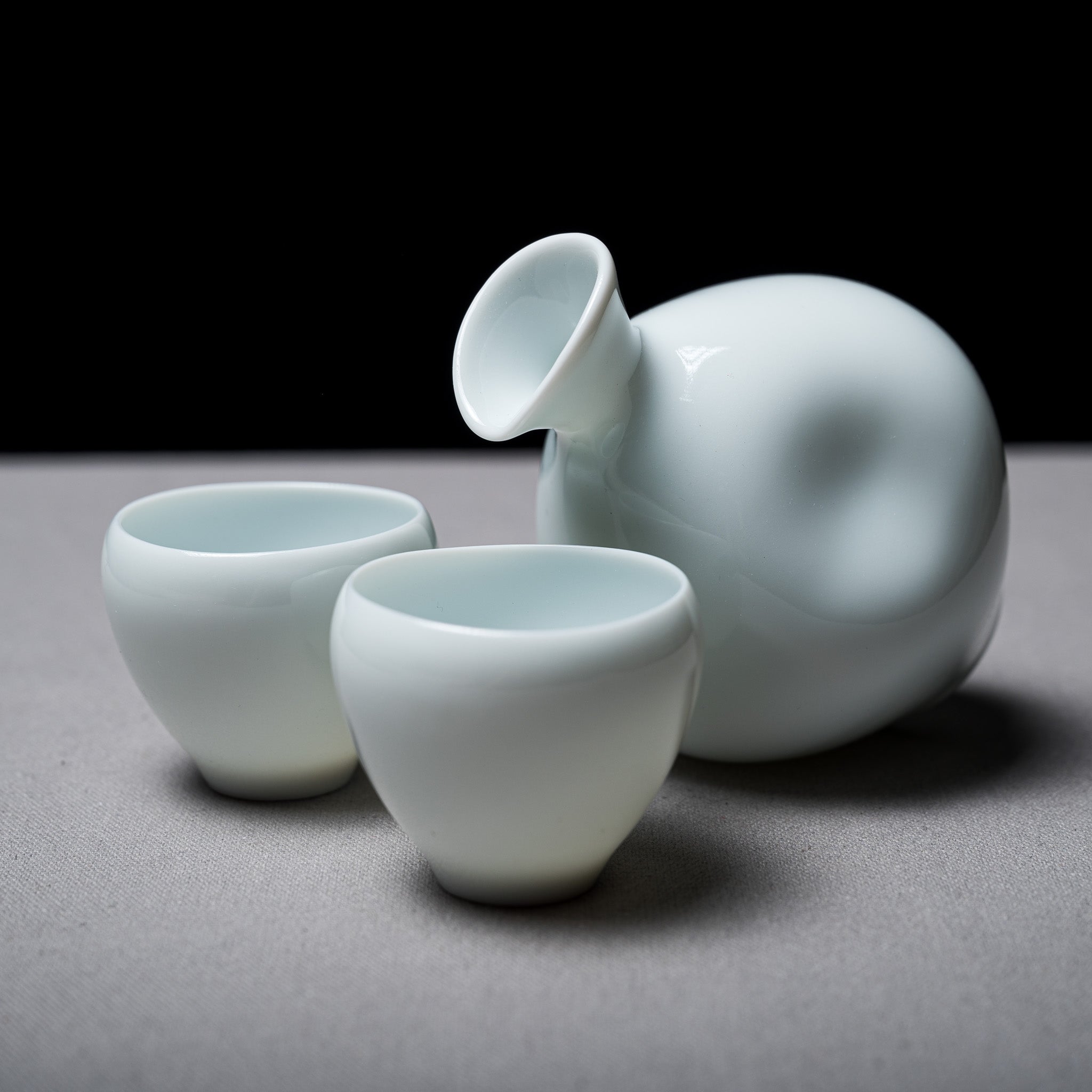 Premium Japanese Sake Set - Pale Blue Ceramic Sake Bottle & Cups, Traditional Sou Sou Sake Ware for Authentic Japanese Dining Experience | Perfect for Sushi Nights, Asian Cuisine & Gift Giving