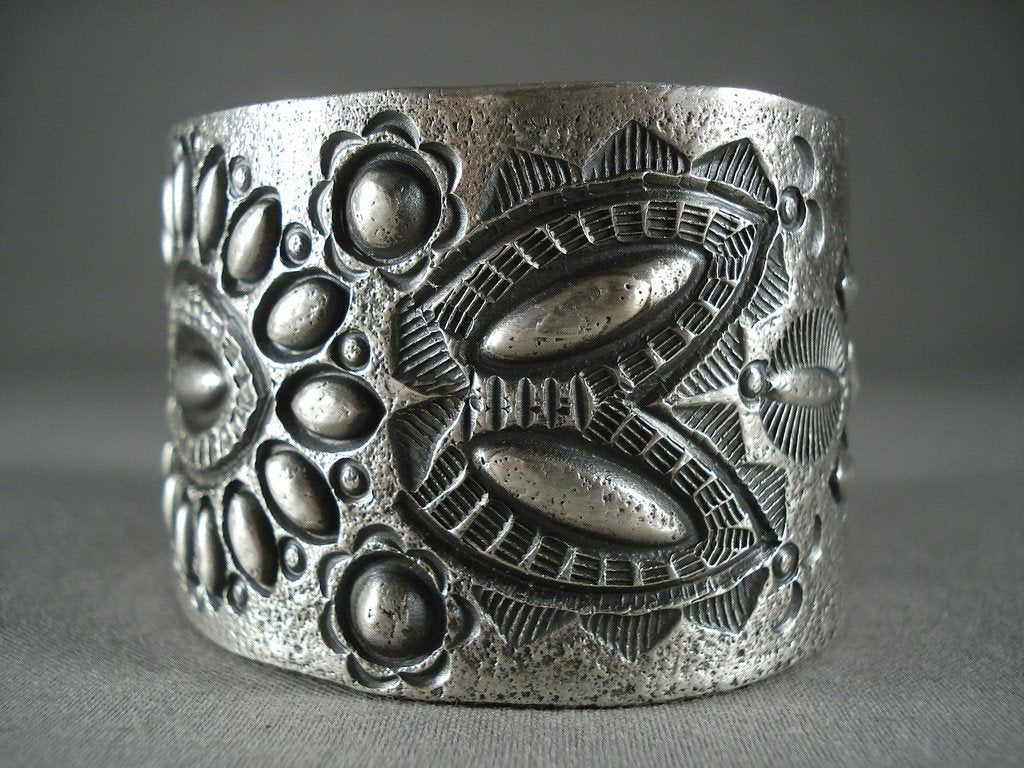 120g Hand-Hammered Navajo Native American Silver Shell Bracelet - Authentic Tribal Jewelry for Women, Boho Fashion Accessory, Perfect for Festivals & Casual Wear