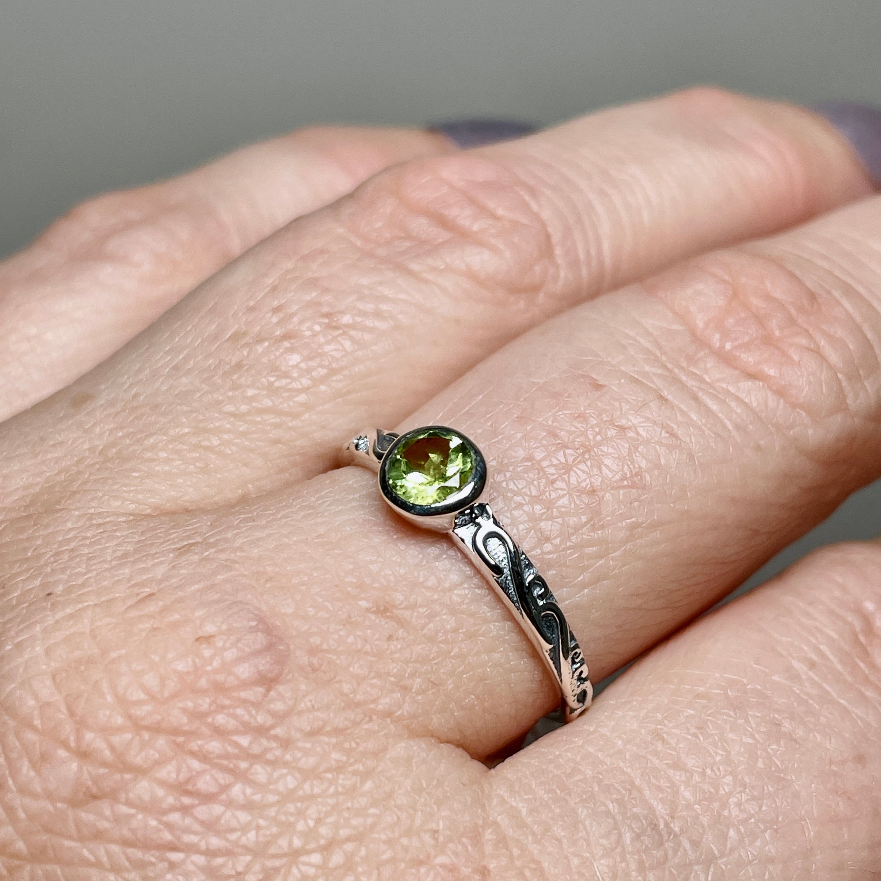 Peridot Round Faceted Gemstone Ring in Sterling Silver - Elegant Jewelry for Women, Perfect for Weddings, Anniversaries & Special Occasions