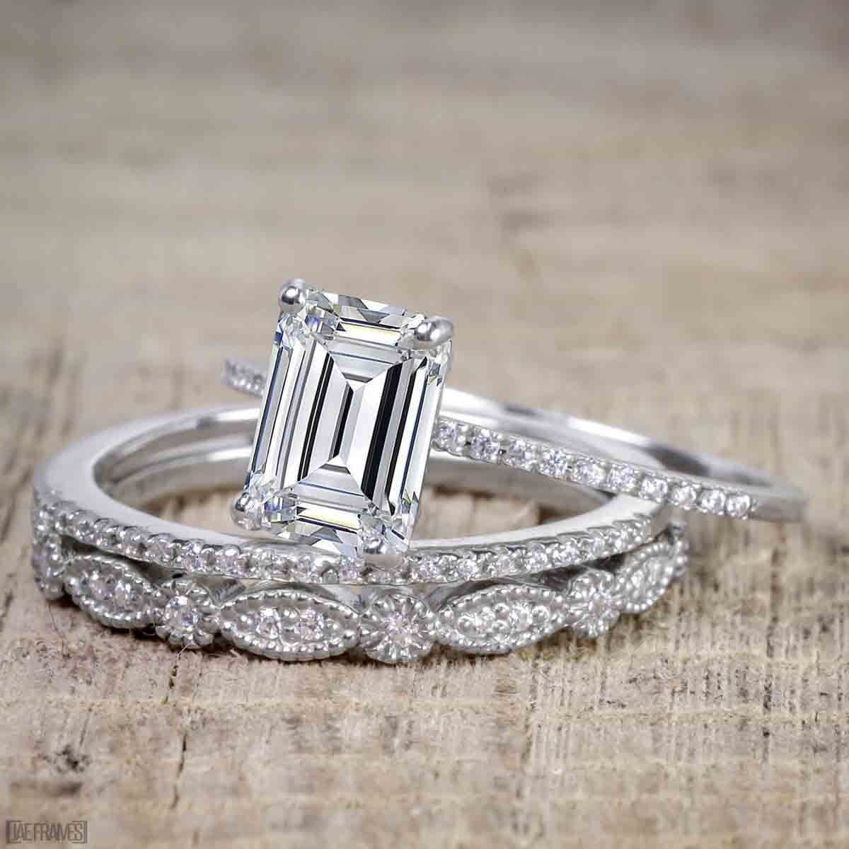 1.50 Carat Emerald Cut Moissanite Diamond Trio Bridal Ring Set in 18k Gold Plating - Perfect for Engagement, Wedding & Anniversary Gifts
