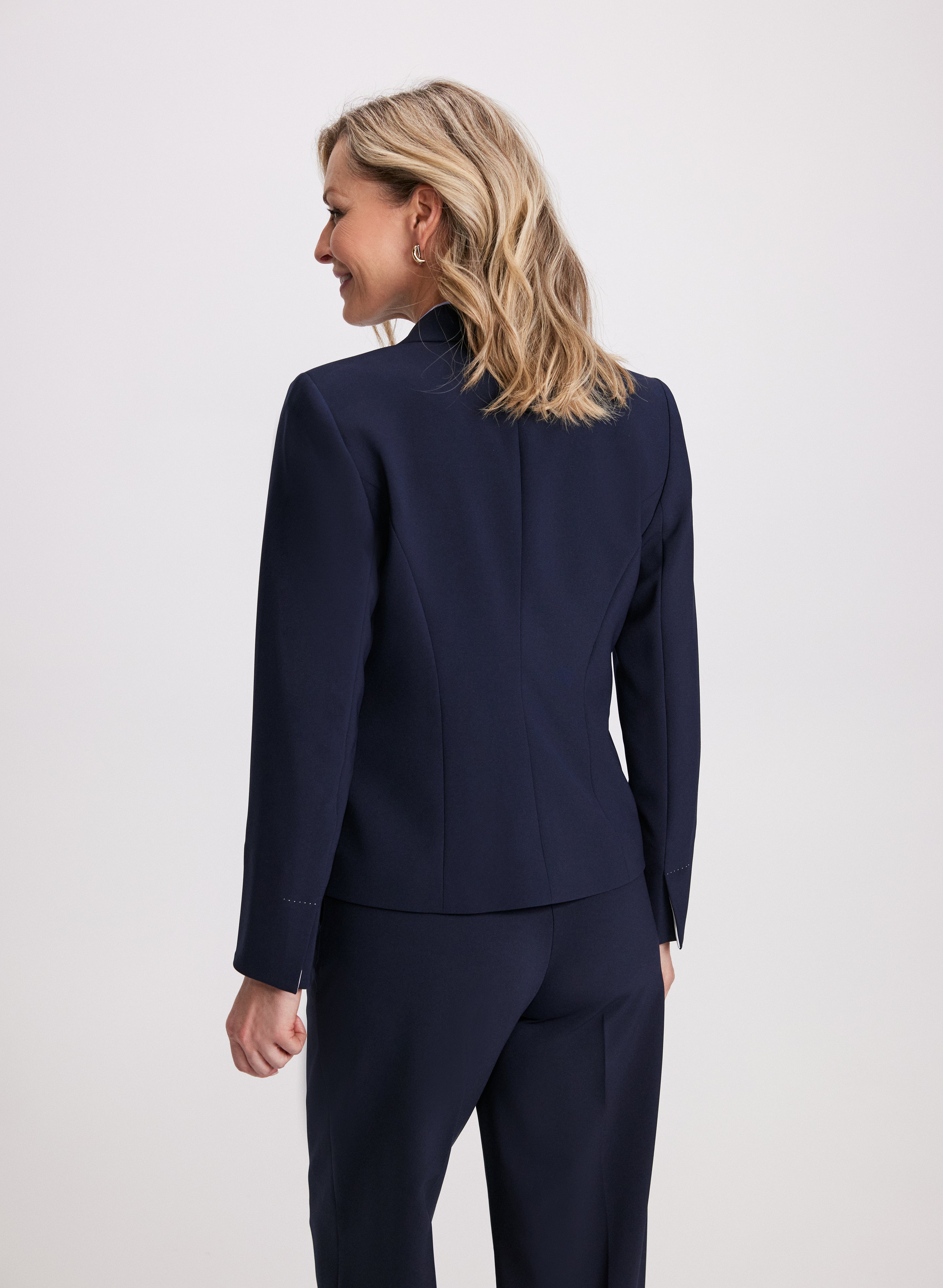 Stylish Seam Jacket for Women & Men - Trendy Decorative Outerwear for Fall & Winter Fashion - Perfect for Casual Outings, Office Wear & Date Nights