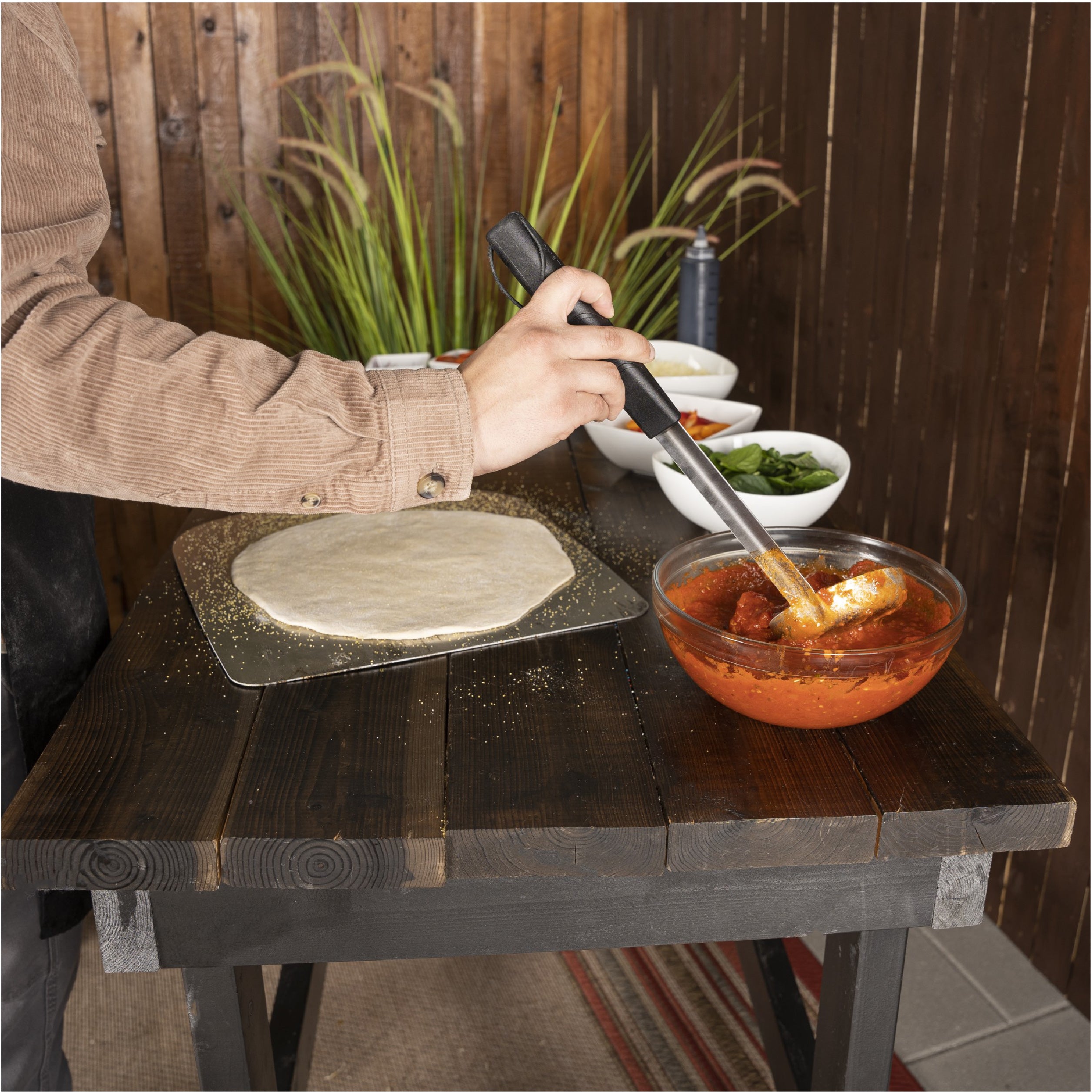Premium Stainless Steel Pizza Ladle - Heavy Duty Pizza Server with Ergonomic Handle for Easy Slicing & Serving - Perfect for Home Kitchens, Pizzerias, and Outdoor Pizza Parties
