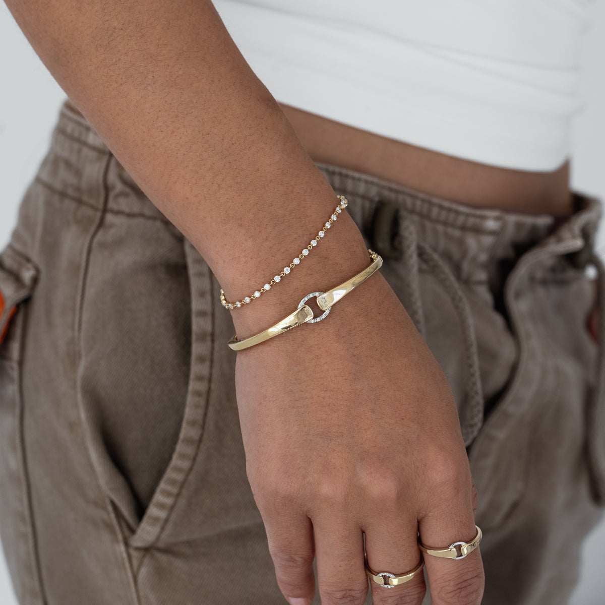 Elegant Two-Tone Diamond Buckle Bracelet for Women - Perfect for Weddings, Parties & Special Occasions