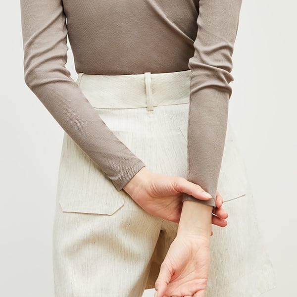 Caitlin Short Slubbed Stretch Linen Shorts in Natural - Comfortable & Stylish for Summer Outings, Beach Vacations & Casual Wear