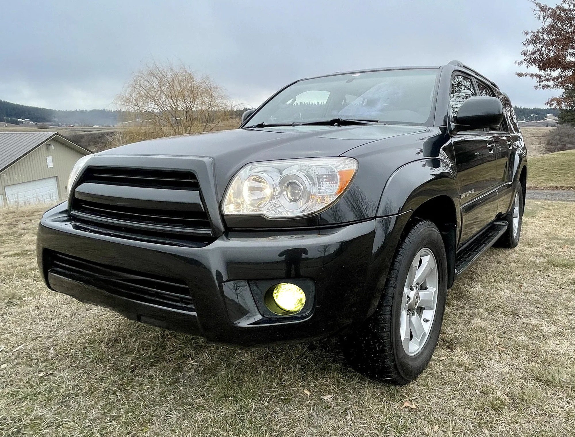 Clear Lens Fog Lamp Kit with Yellow LED Replacement Bulbs for 2006-2009 Toyota 4Runner - Upgrade Headlights for Off-Road Driving & Night Visibility