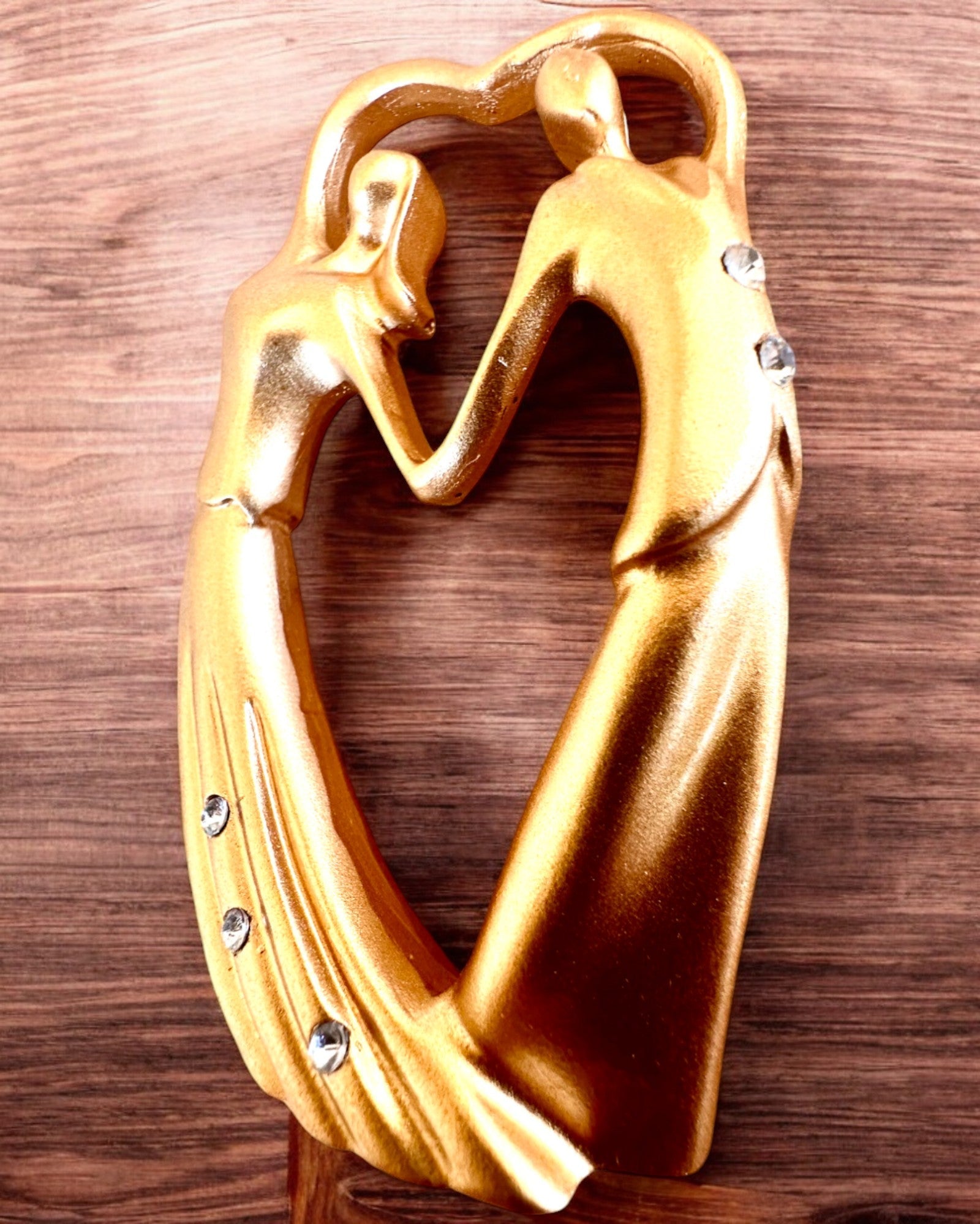 Personalized Engraved Love Figurine - Eternal Closeness Gift for Couples, Anniversaries & Romantic Occasions