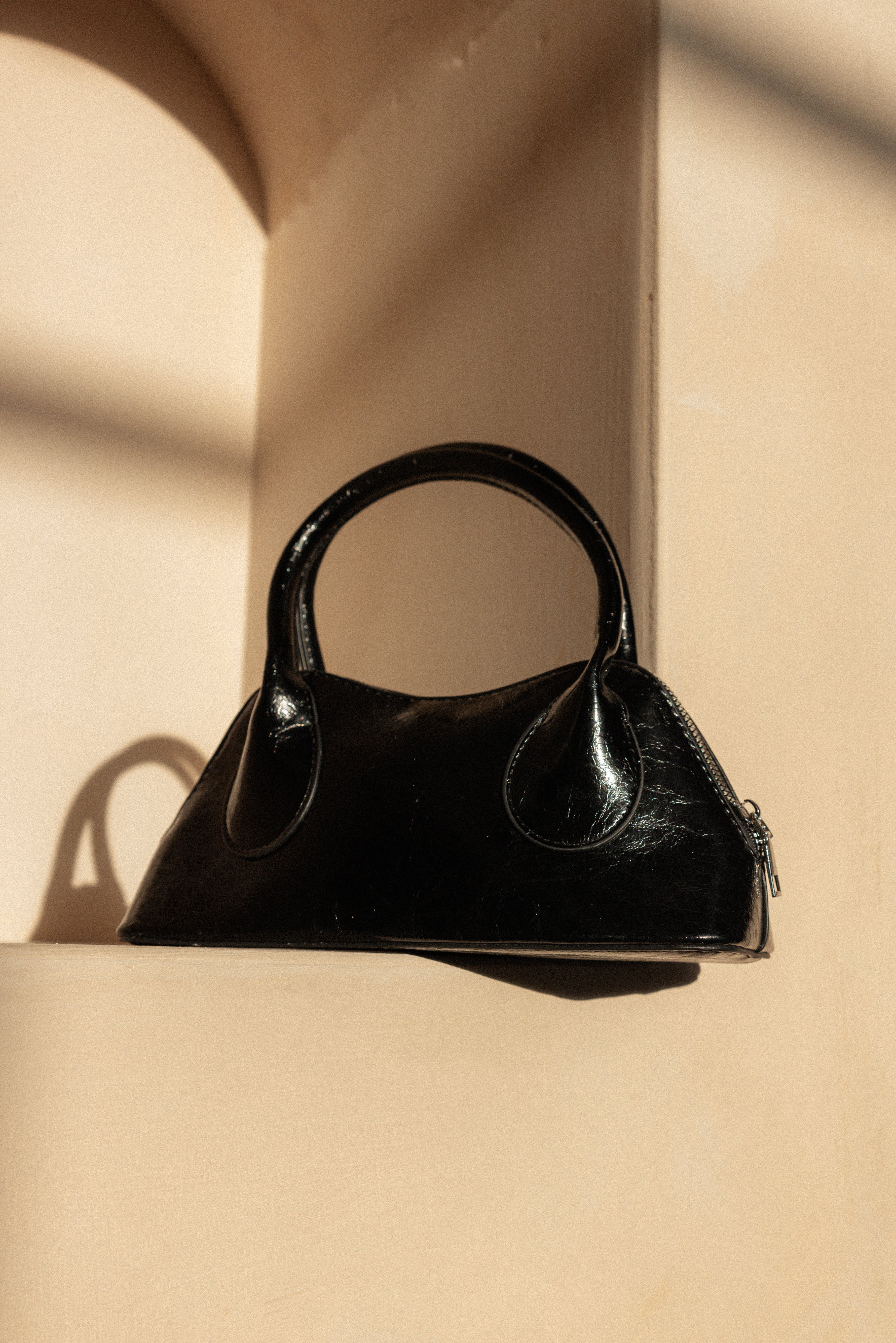 Stylish Carolyn Handbag in Black - Perfect for Work, Travel & Everyday Use | Premium Women's Fashion Accessory