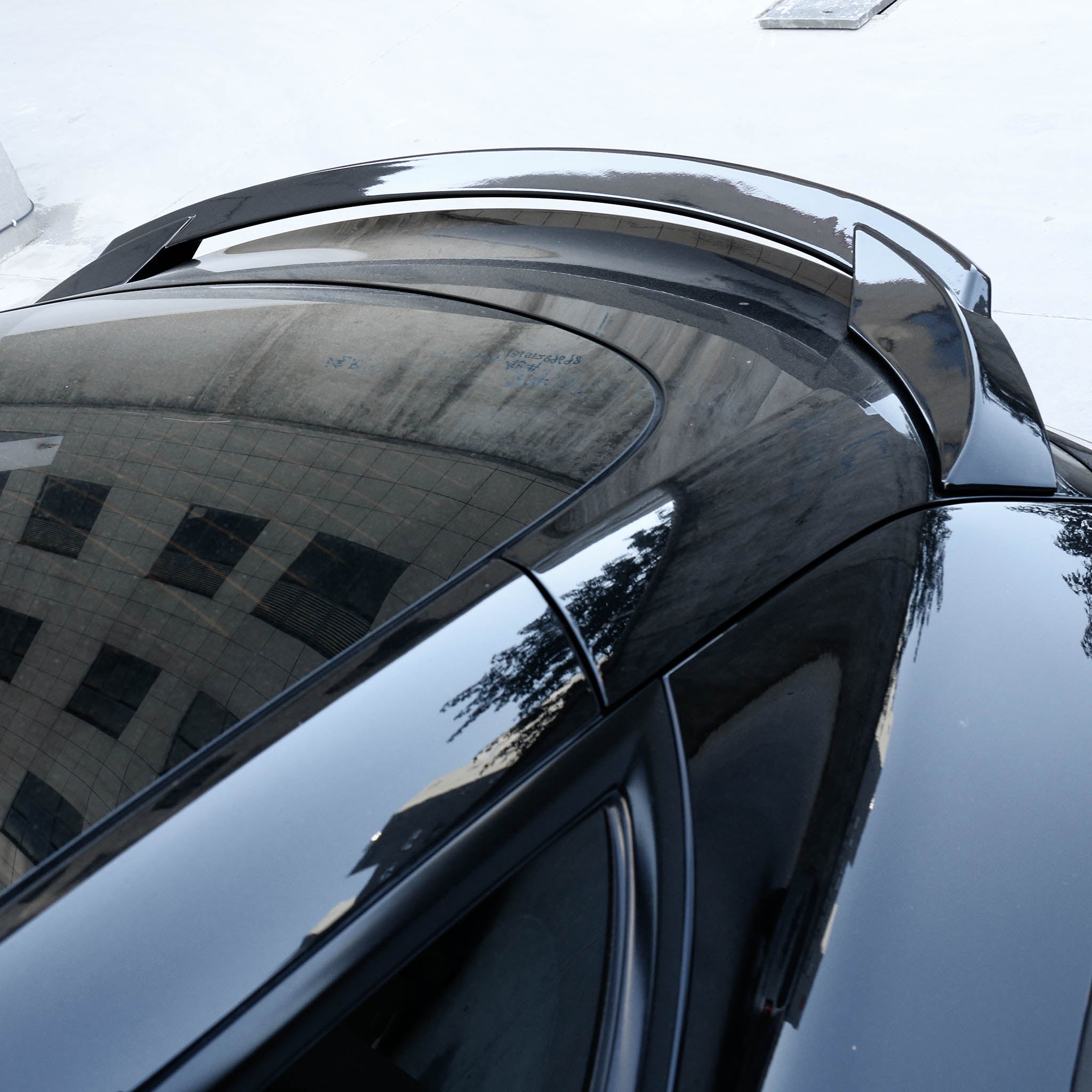 High-Performance Sporty Style Spoiler for Tesla Model 3 & 2024+ Model 3 Highland - Enhance Aerodynamics & Style for Street Racing & Car Shows