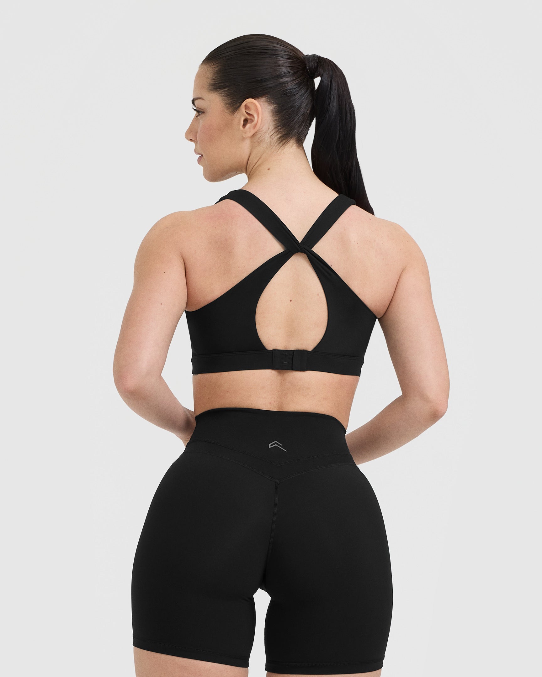 High Support Seamless Sports Bra for Women - Breathable & Comfortable Workout Top - Perfect for Running, Yoga & Gym Training - Black