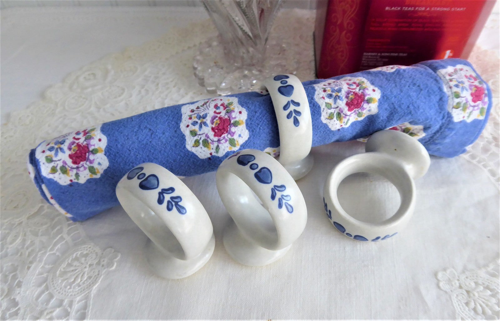 Vintage Pfaltzgraff Yorktowne Blue & White Stoneware Napkin Rings Set of 4 - 1960s USA Collectible Heart Design - Perfect for Holiday Table Settings & Farmhouse Decor