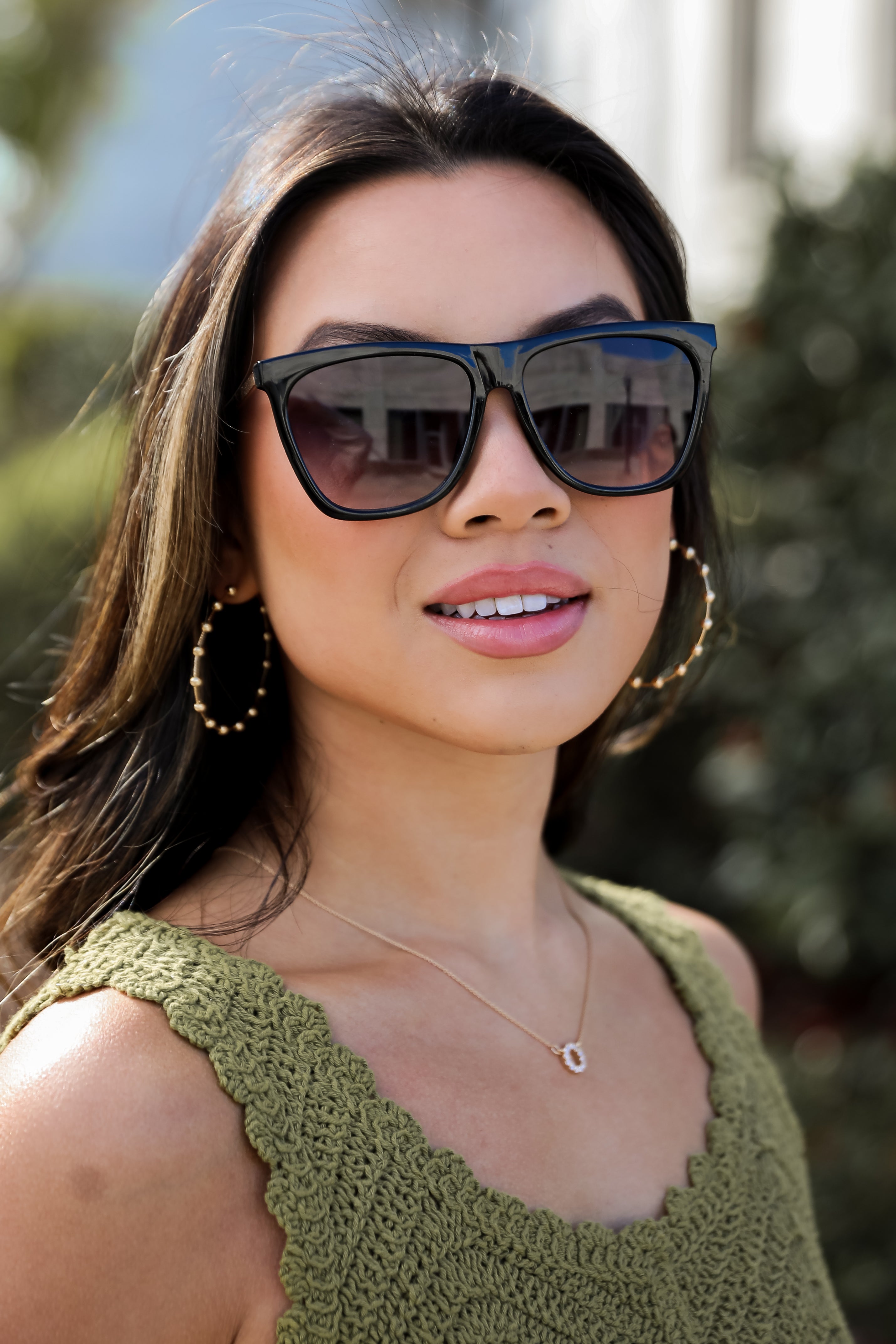 Stylish Square Sunglasses for Men & Women - UV Protection, Polarized, Trendy Fashion - Perfect for Outdoor Activities, Beach, Driving & Travel