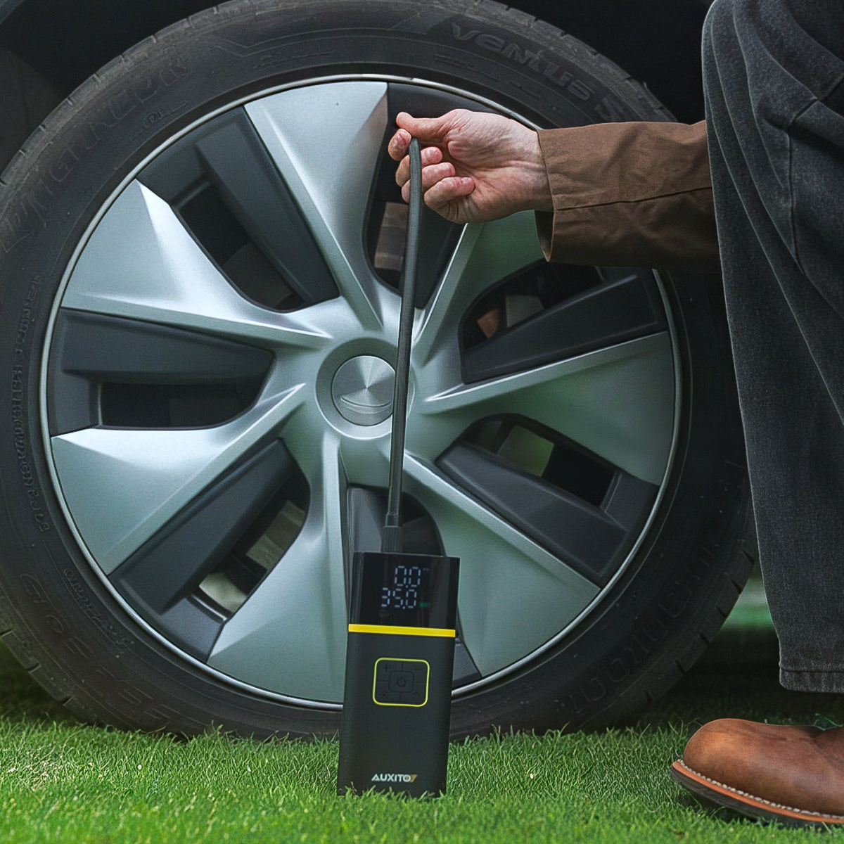 AUXITO A301 Portable Tire Inflator - 25 Second Fast Inflation, 150PSI High Pressure Air Compressor for Car Tires, Bicycle, Motorcycle, SUV & Sports Balls | Emergency Roadside Assistance & Home Garage Use