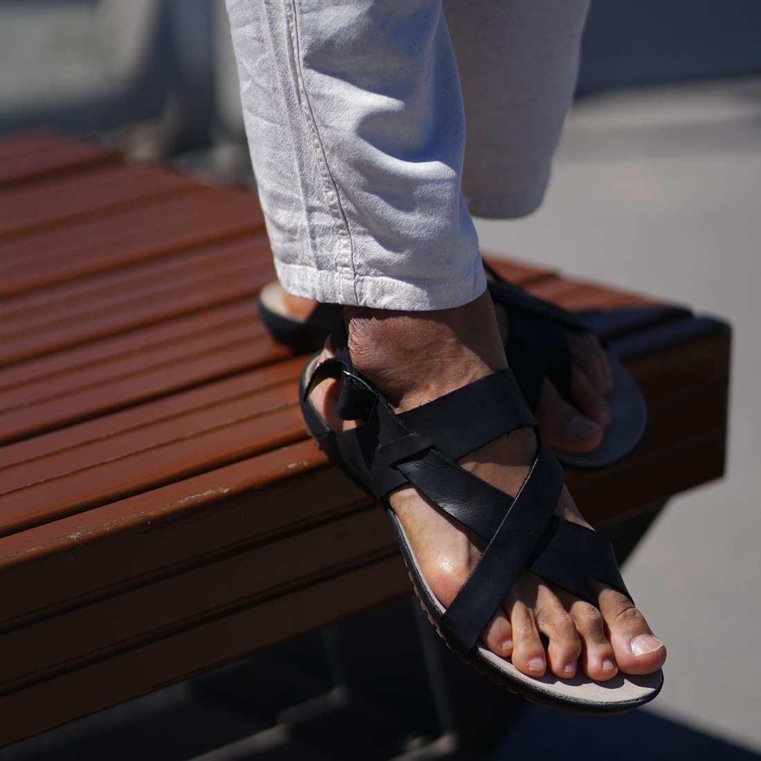 Harssidanzar Genuine Leather Sandals for Men - Adjustable Strap Outdoor Sandals | Comfortable Walking & Beach Sandals for Summer Travel & Casual Wear