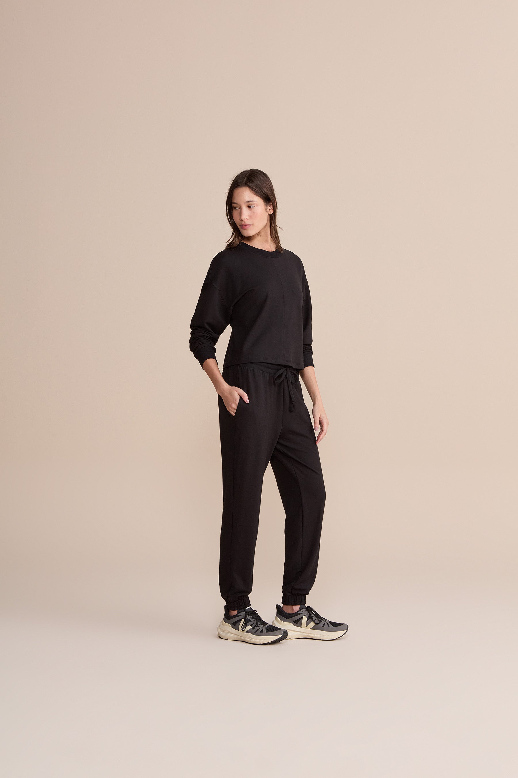 Urban Fleece Cut Out Sweatshirt for Women - Trendy Oversized Pullover with Unique Cut-Out Design | Perfect for Casual Outfits, Streetwear Fashion & Winter Layering