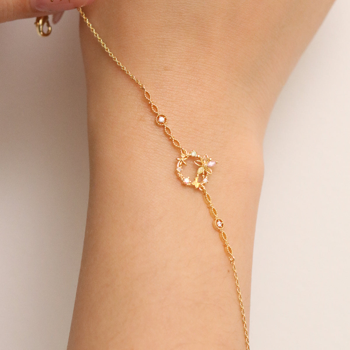 Butterfly Flower Cubic Zirconia Bracelet for Women - Elegant Fashion Jewelry Gift for Birthday, Anniversary & Special Occasions