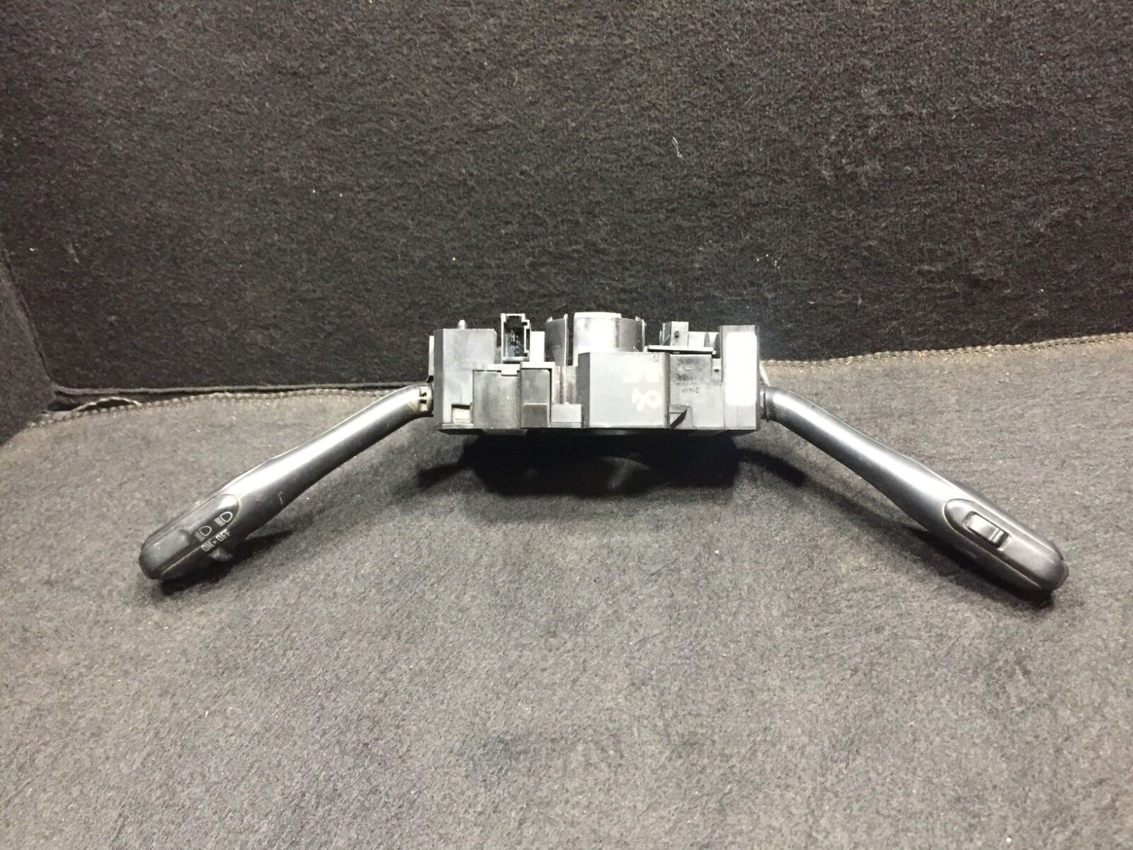 2002-2005 Volkswagen Passat OEM Steering Column Combo Switch D23 - Perfect for Replacement & Repair in Sedans & Wagons